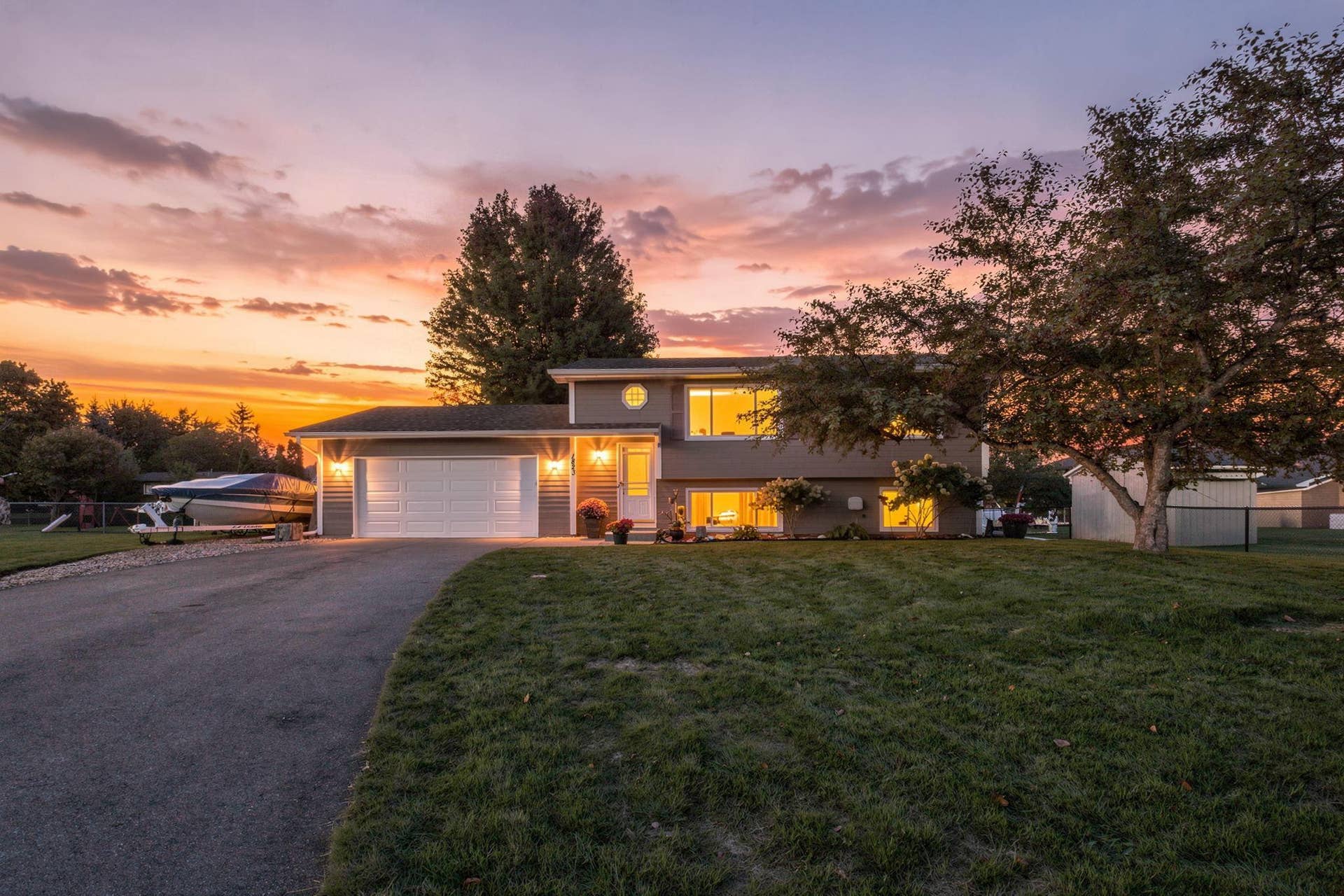 1823 Houle Circle, Hugo, MN 55038