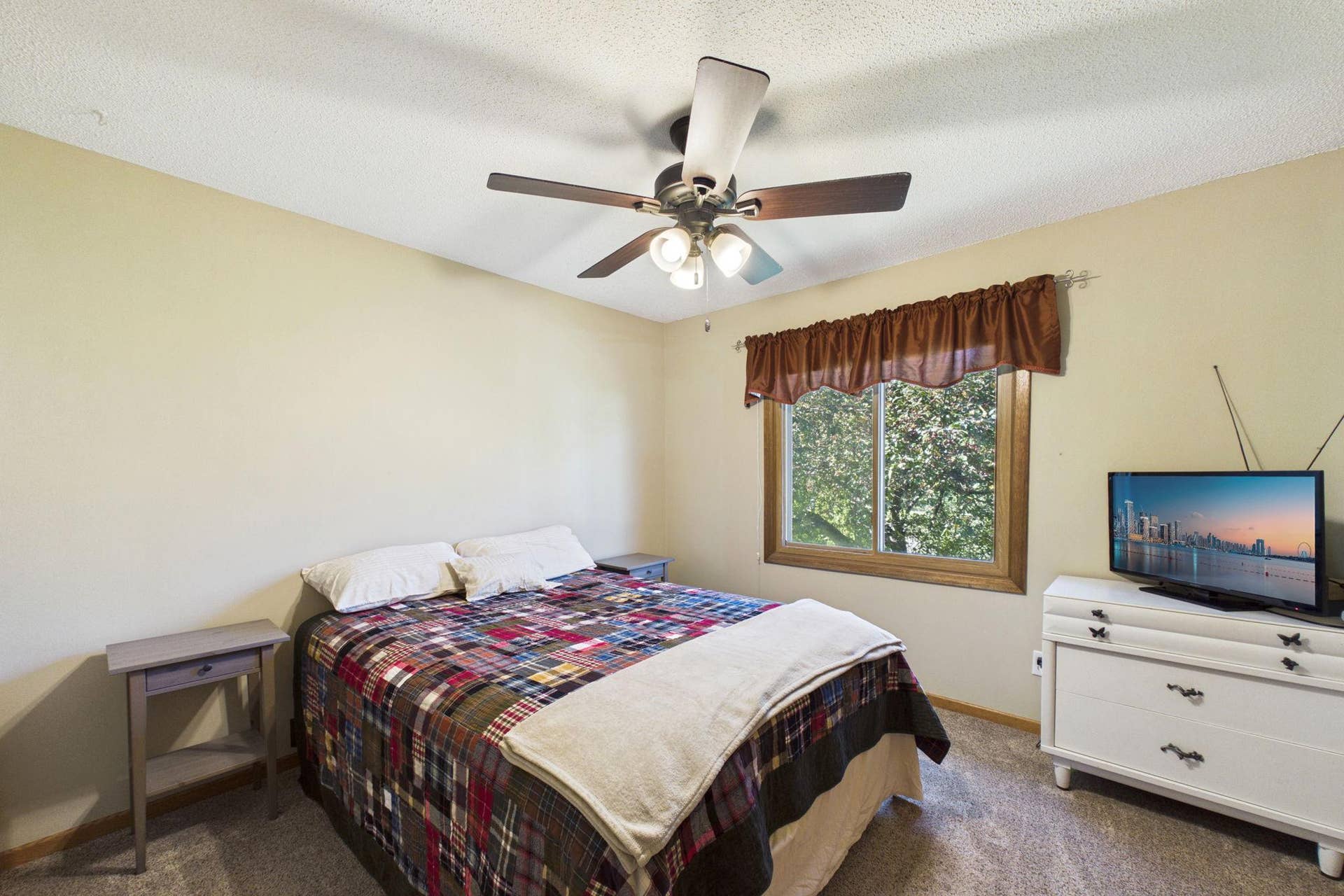 1823 Houle Circle, Hugo, MN 55038