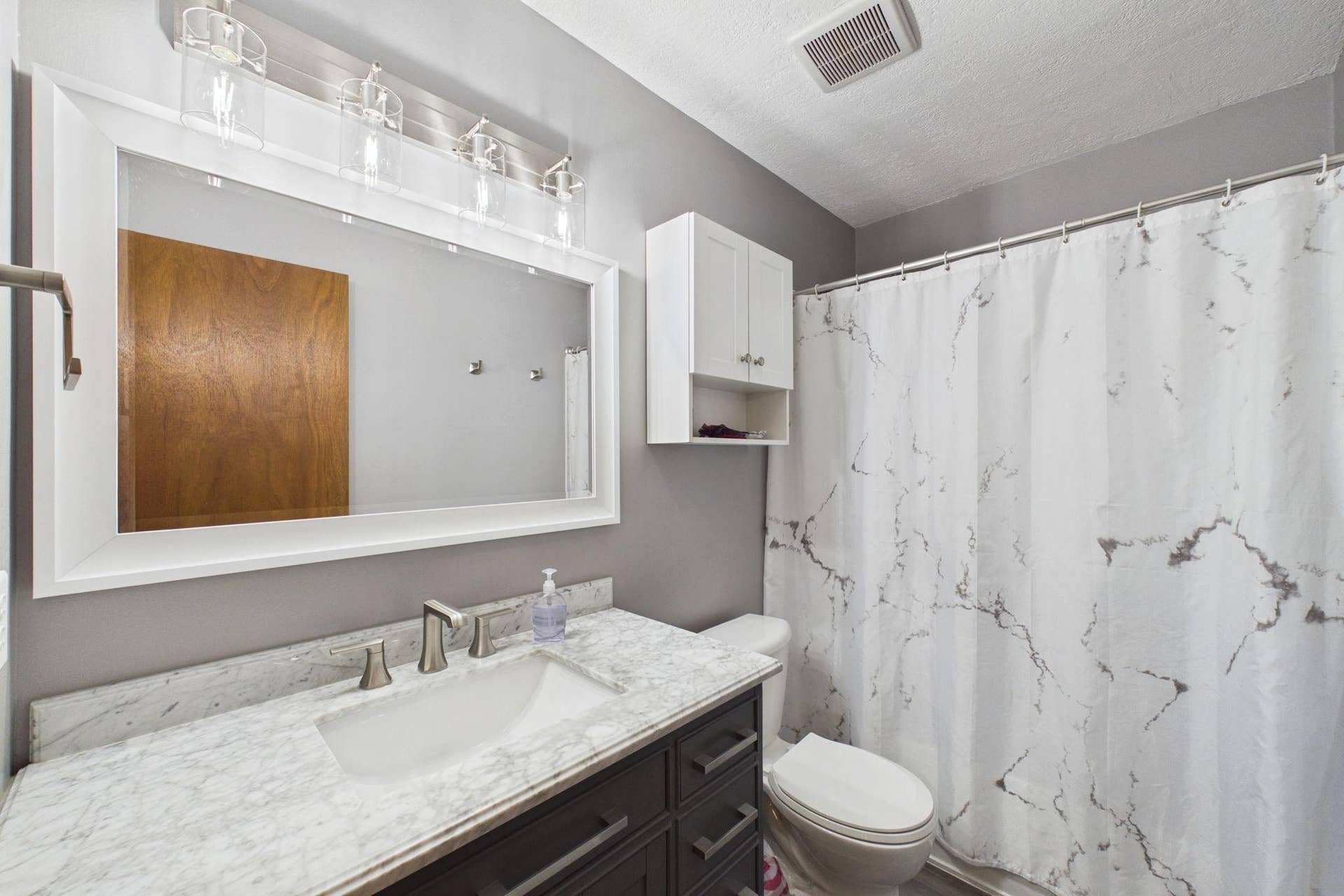 1823 Houle Circle, Hugo, MN 55038