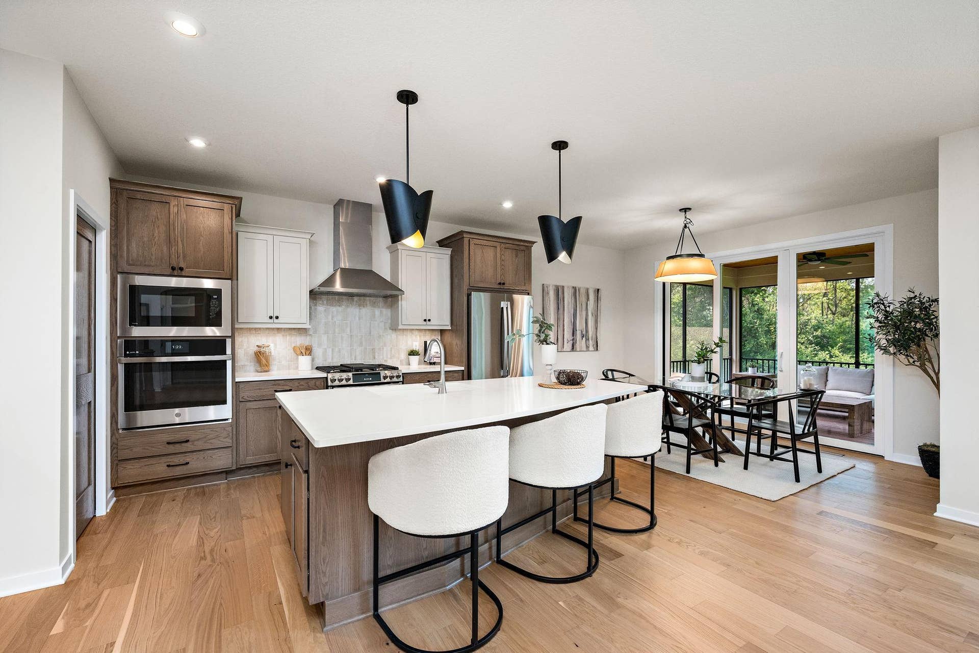 6-web-or-mls-13728-enfield-ave-n.jpg