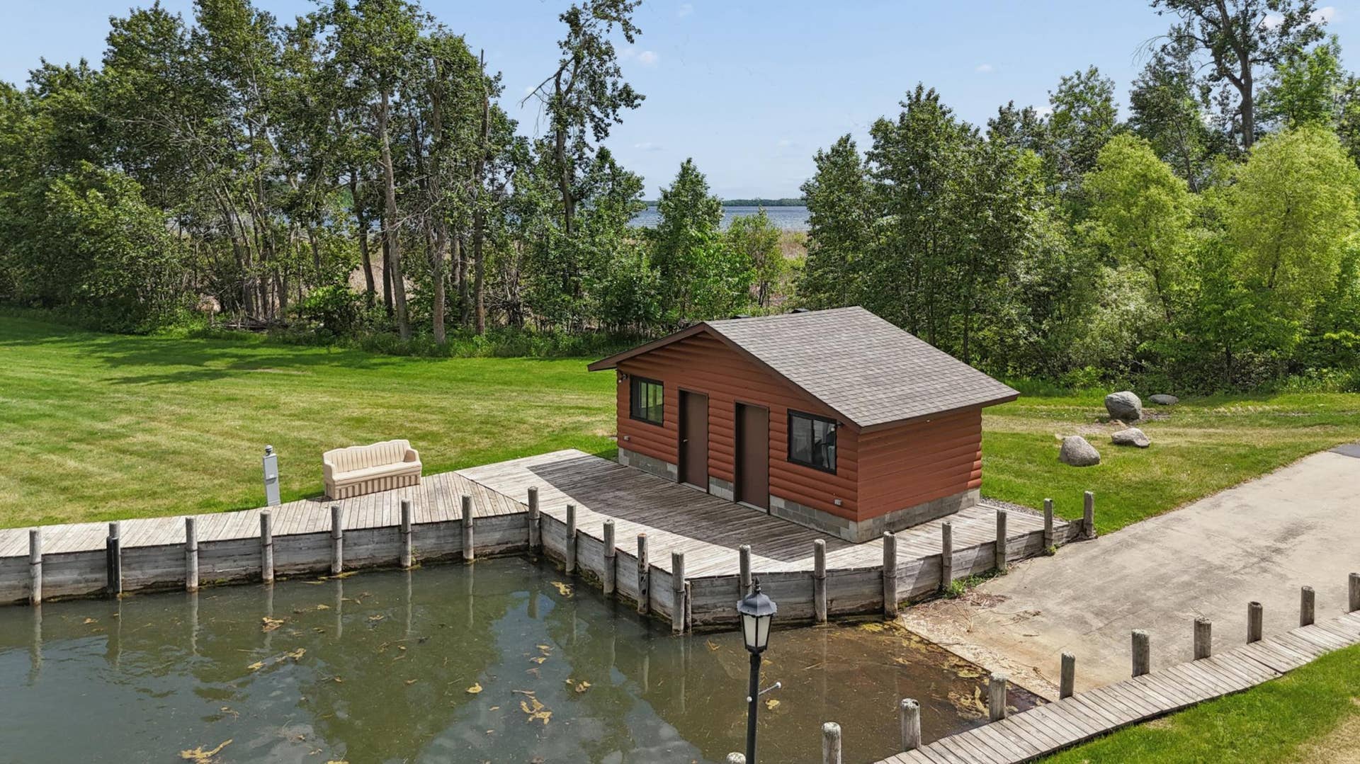 454 Wagon Wheel Drive SE, #17, Bemidji, MN 56601 Boat house
