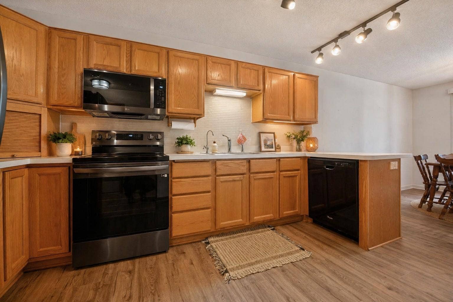 7040 49th Street N, Oakdale, MN 55128 7040 49th Homey kitchen.jpg
