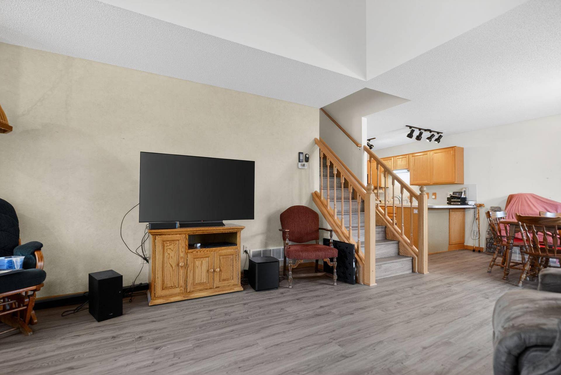 7040 49th Street N, Oakdale, MN 55128 14_7040_49th_St_N_Oakdale_MN_55128-Living_room-DSC_5628.jpg