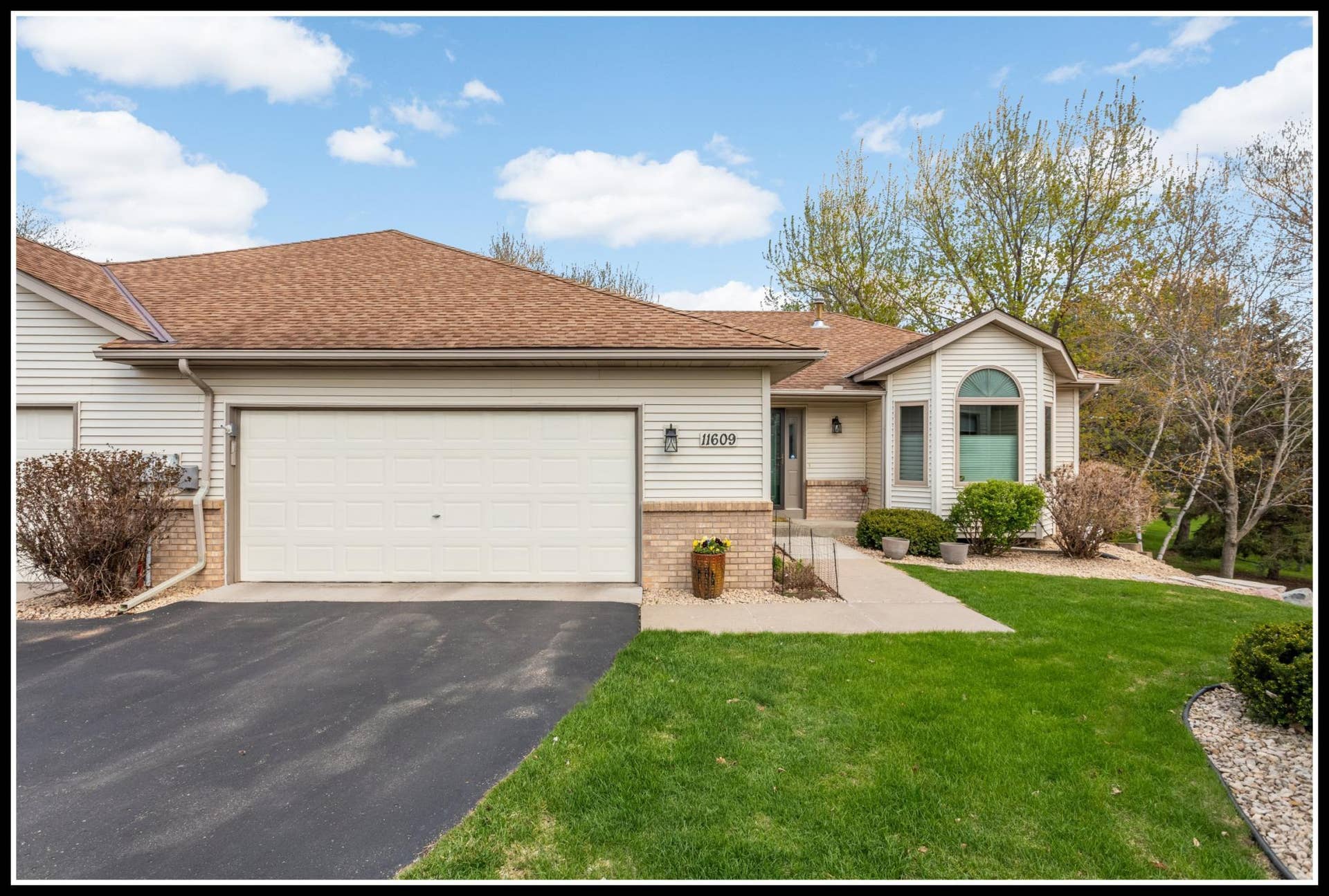 11609 88th Place N, Maple Grove, MN 55369 Welcome to 11609 88th Pl N in Maple Grove