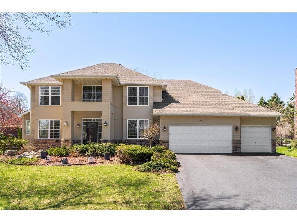 8048 Marsh Creek Alcove, Woodbury, MN 55125 Front of house.jpg