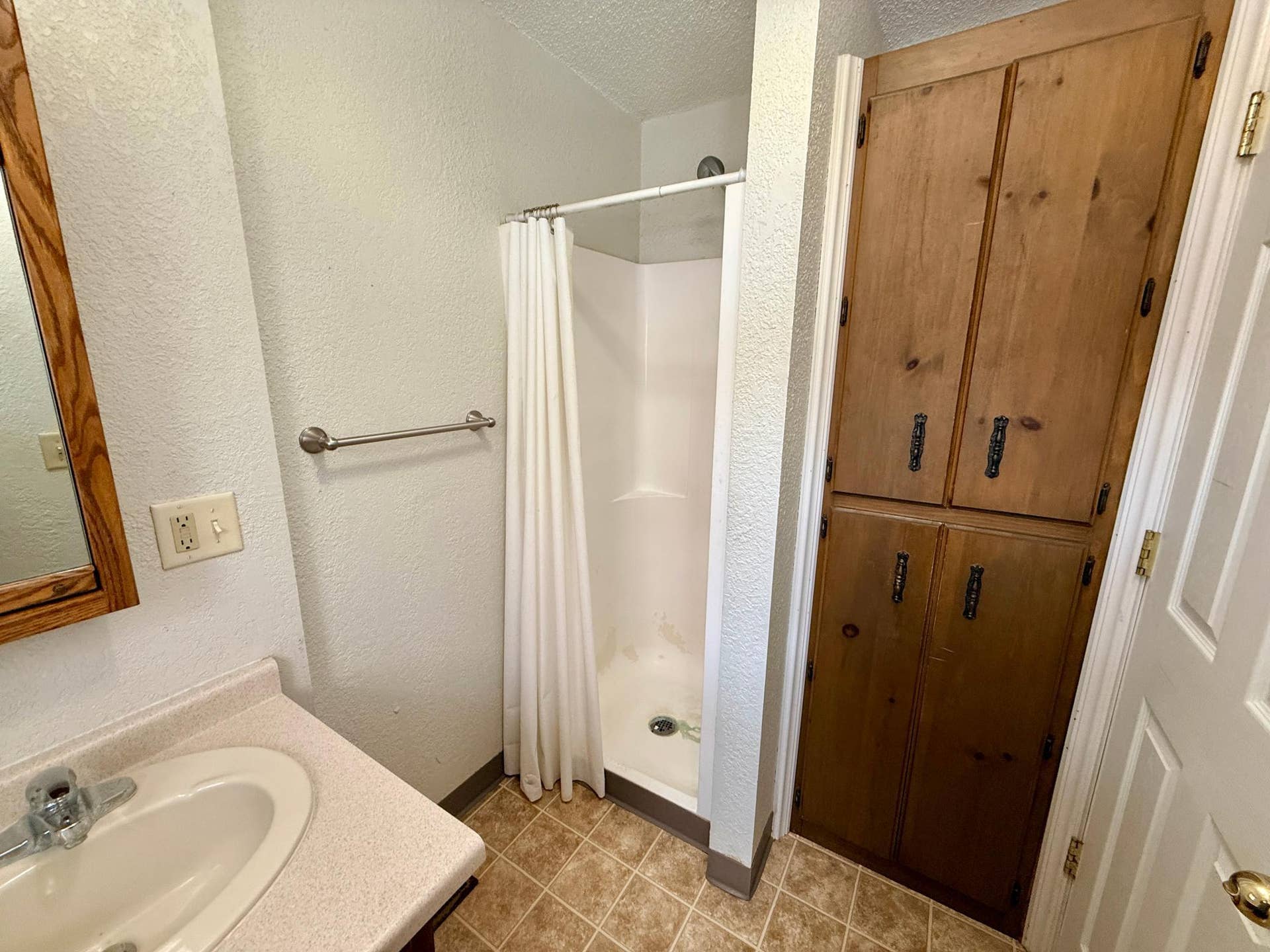 515 Carr Lake Road SE, Bemidji, MN 56601 Primary Bathroom Shower