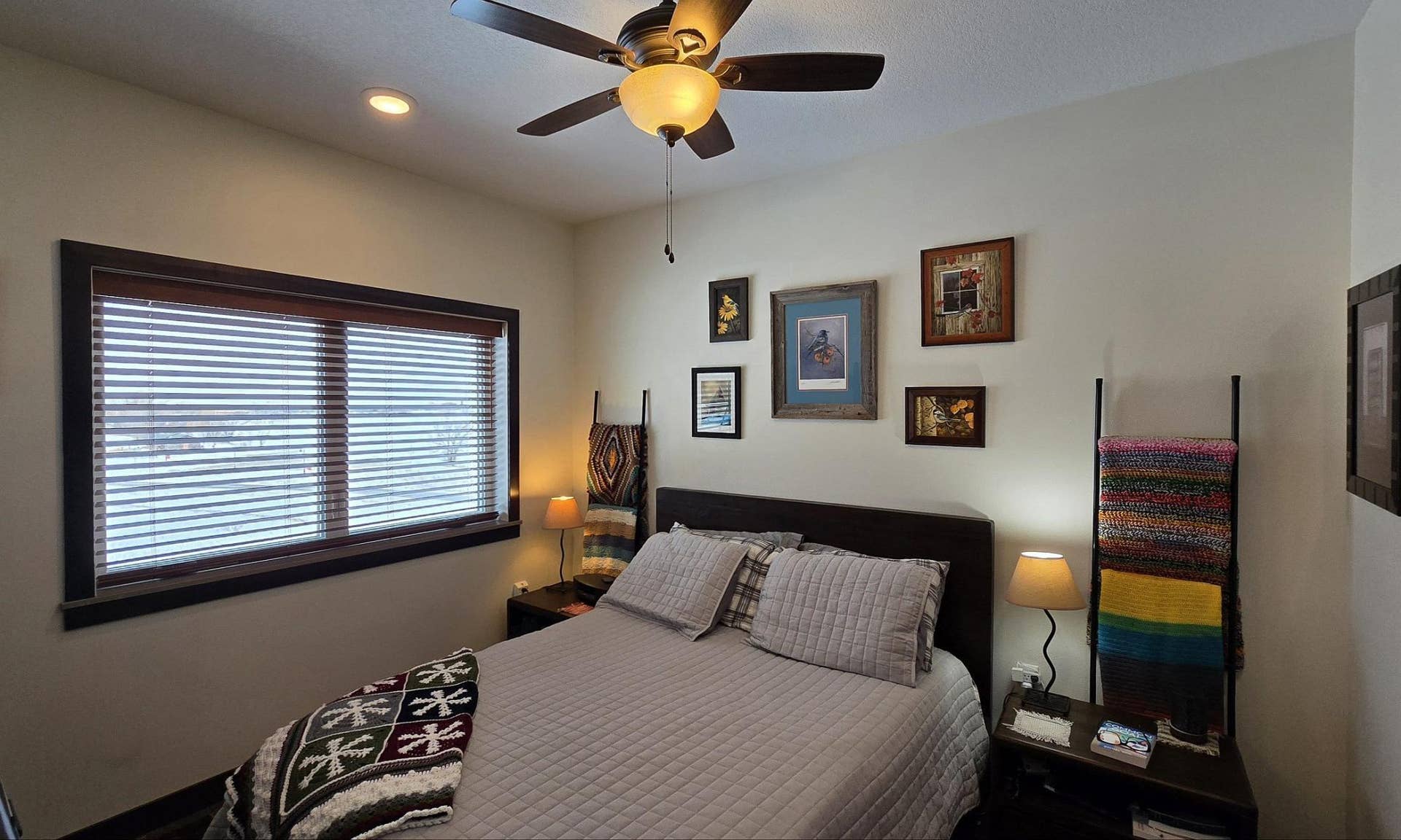 bedroom1.jpg