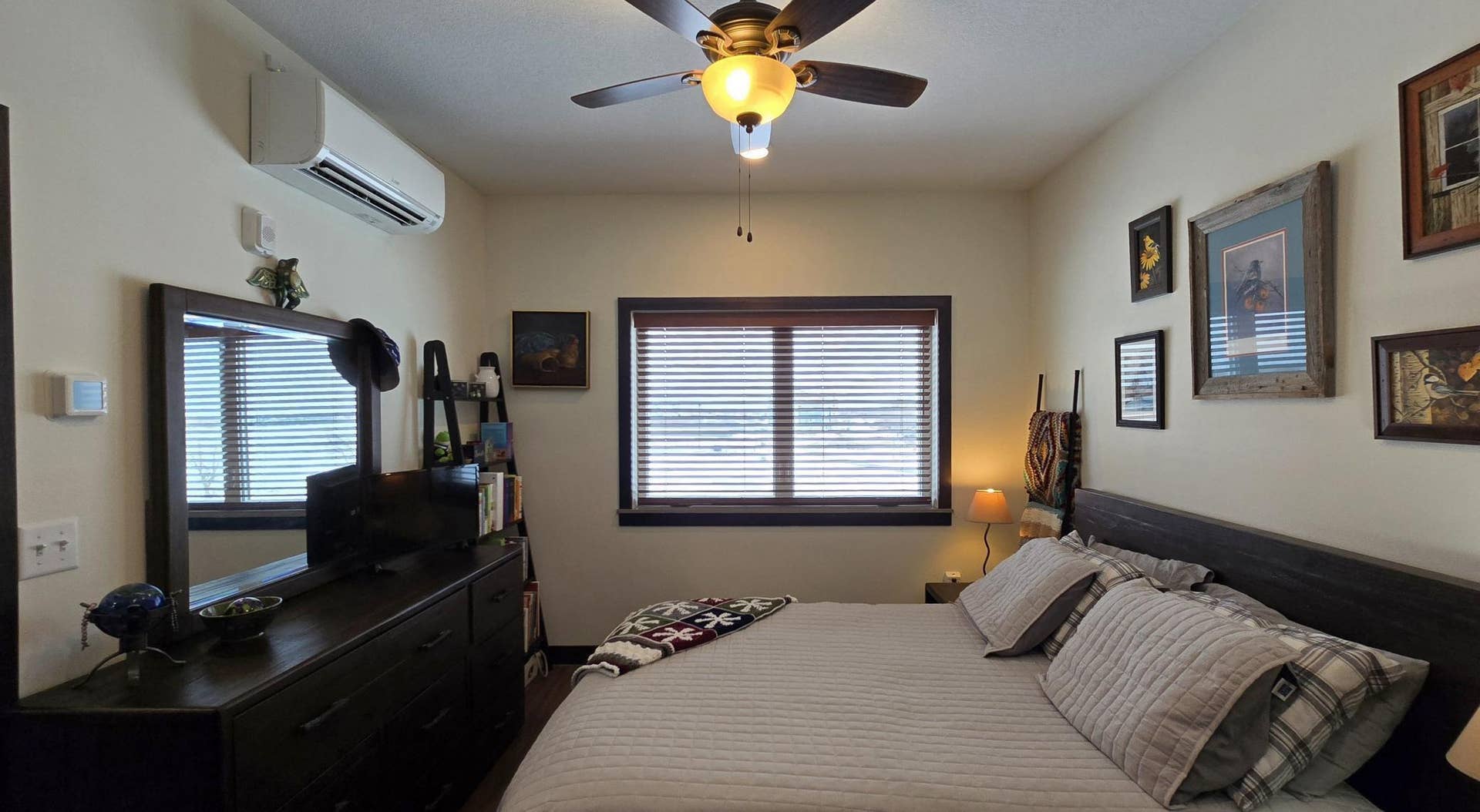 bedroom.jpg