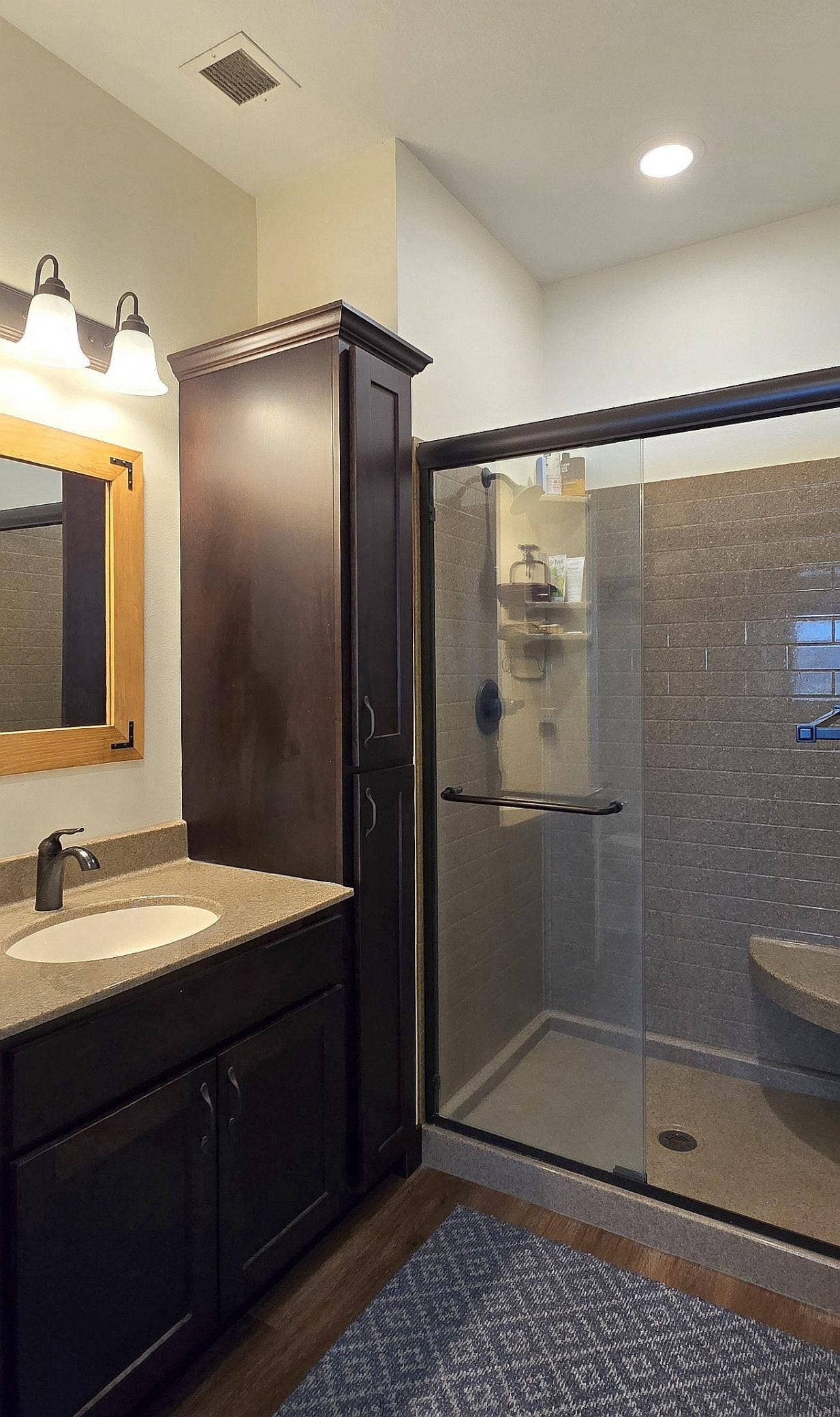 bathroom1.jpg