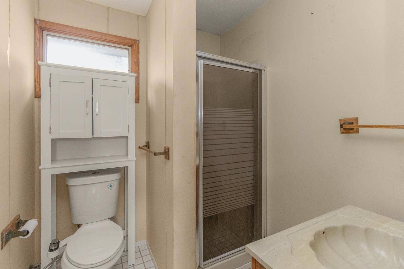 3/4 second level bath.