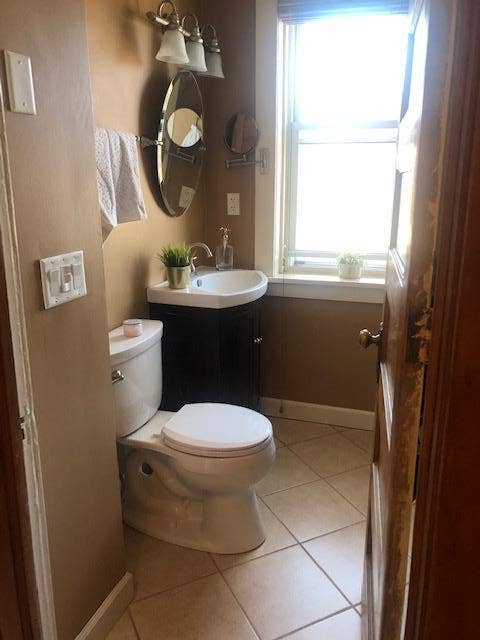 609 Portland Avenue, 101, Saint Paul, MN 55102 Unit 3 - Upper Lvl - Bathroom