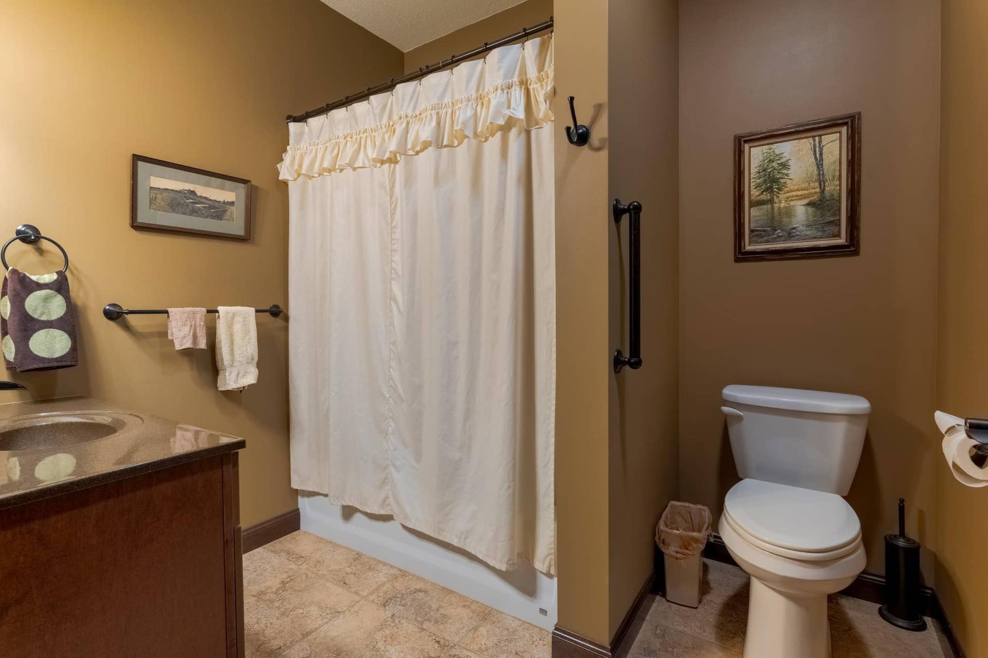 1300 Event Center Drive NE, #12, Bemidji, MN 56601 Full Bath.jpeg