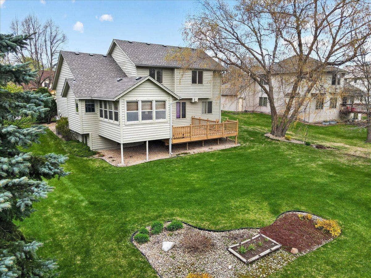 8920 Vickors Crossing, Brooklyn Park, MN 55443 8920 Vickors Crossing, Brooklyn Park, MN 55443