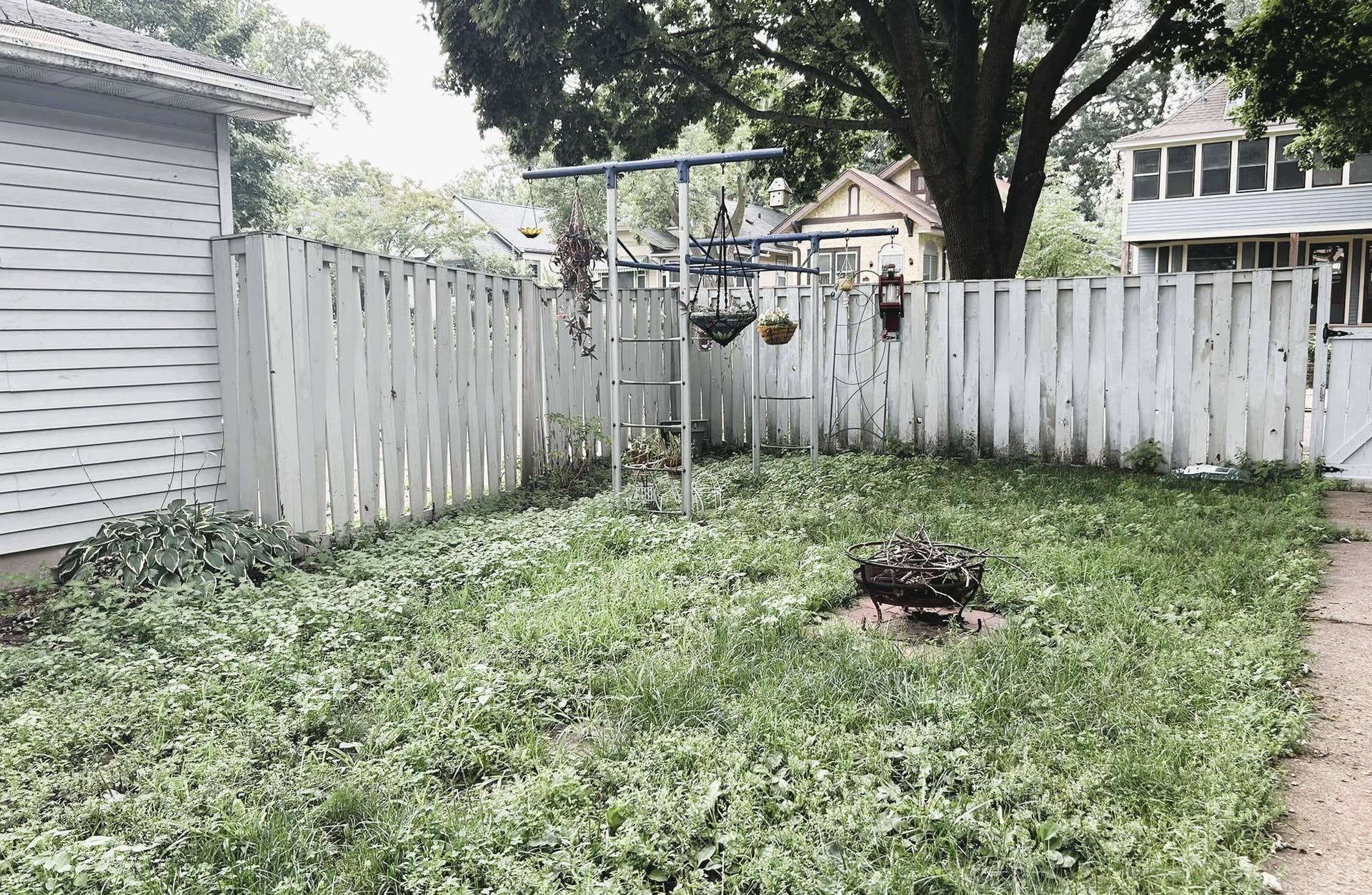 1636-1638 Minnehaha Avenue W, 93, Saint Paul, MN 55104 Fenced backyard Space for kids and pets