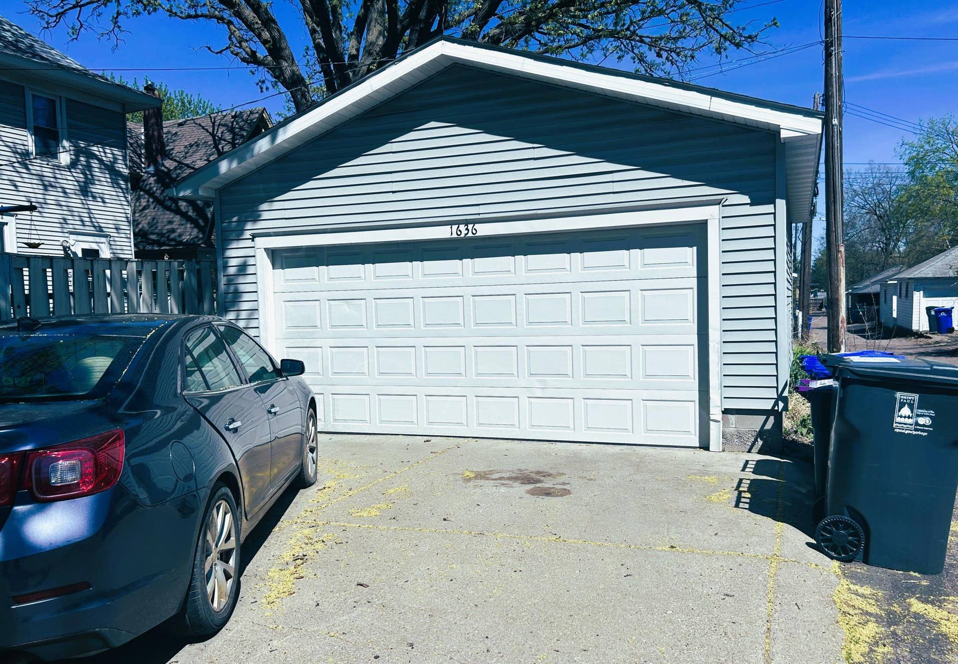 1636-1638 Minnehaha Avenue W, 93, Saint Paul, MN 55104 Off street parking in garage + two more on the cement pad.