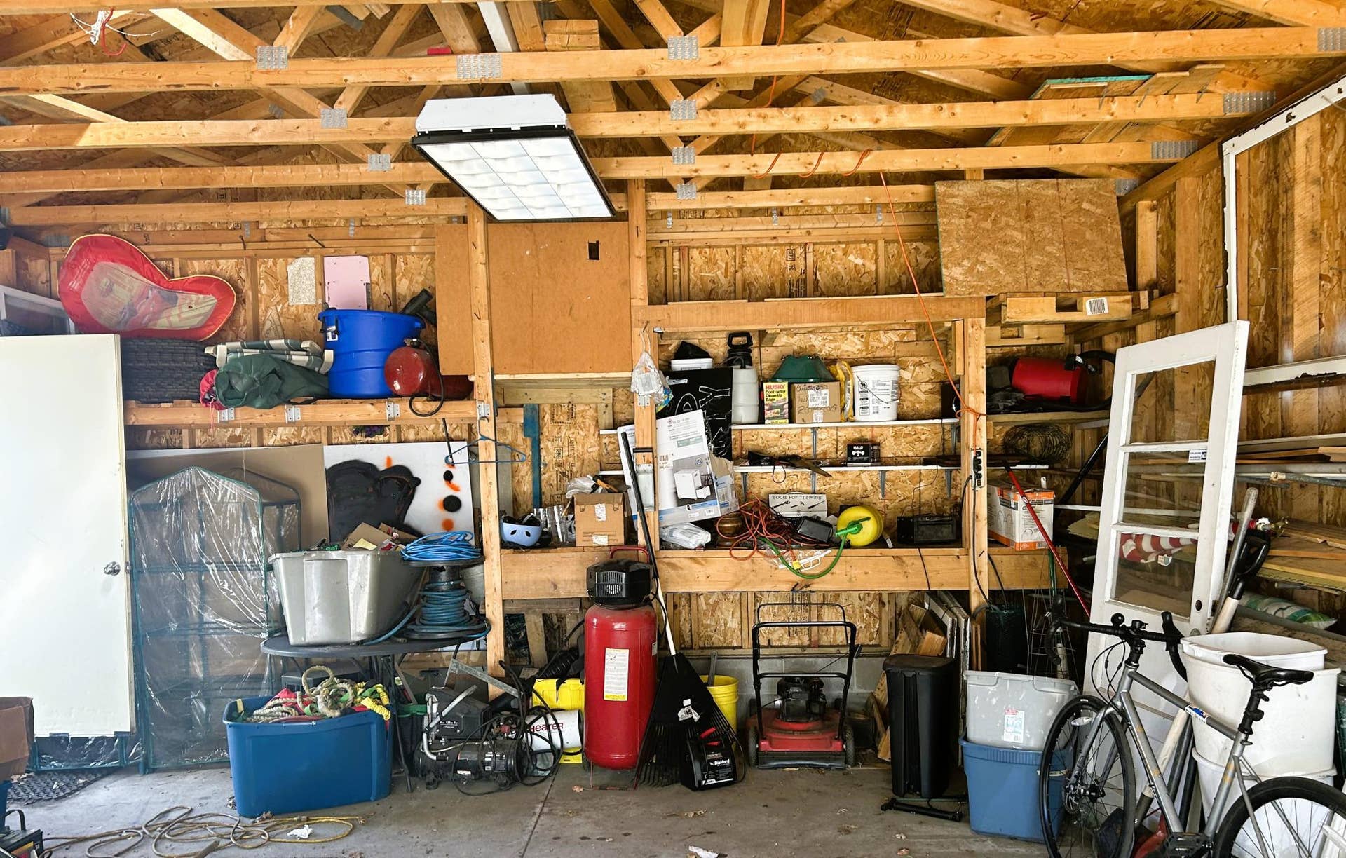 1636-1638 Minnehaha Avenue W, 93, Saint Paul, MN 55104 Imagine the room with a little organization + rafter storage!