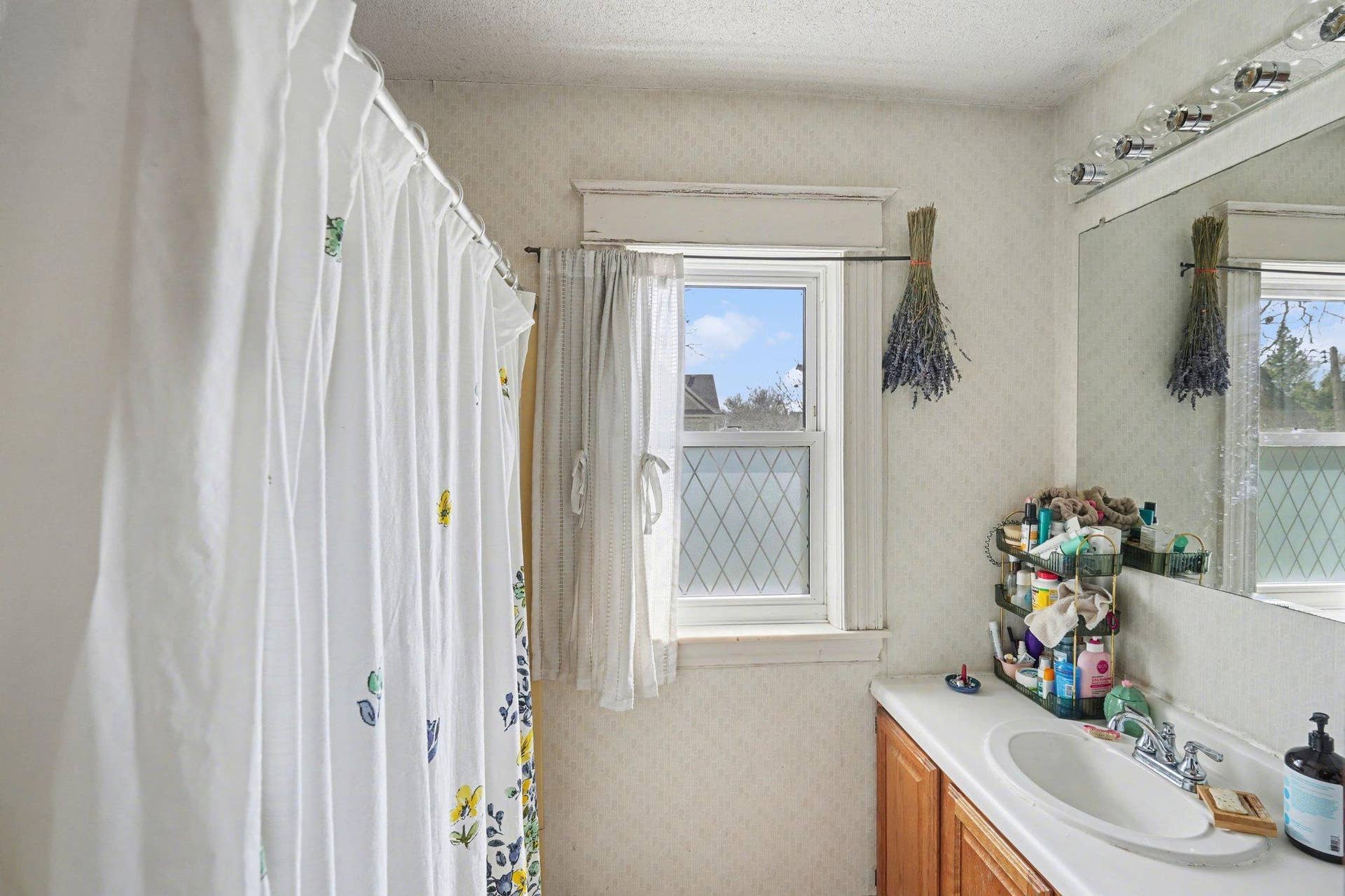 1636-1638 Minnehaha Avenue W, 93, Saint Paul, MN 55104 025_file_5679.jpg