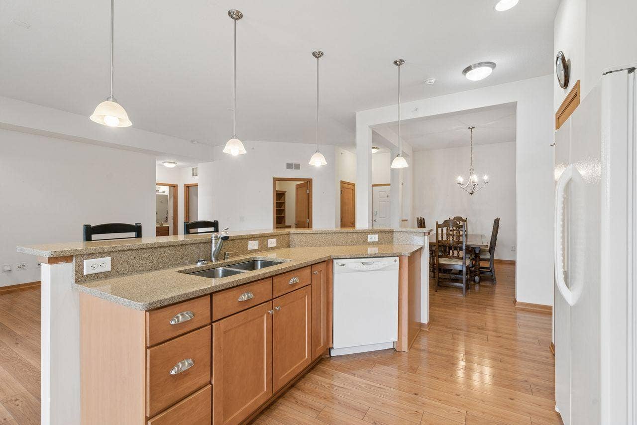 1244 County Road D E, #205, Maplewood, MN 55109 1244 County Road D E, #205, Maplewood, MN 55109