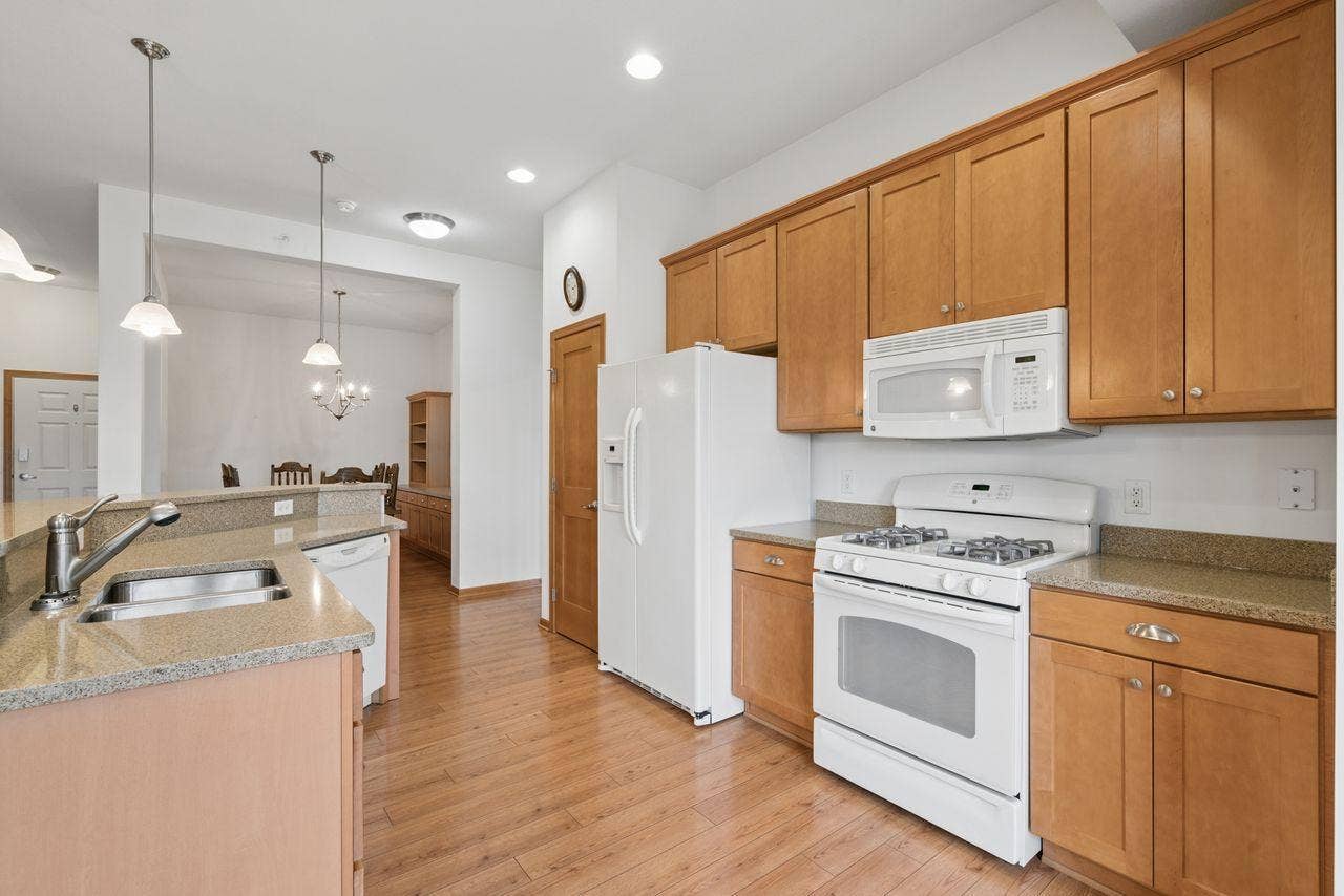 1244 County Road D E, #205, Maplewood, MN 55109 1244 County Road D E, #205, Maplewood, MN 55109