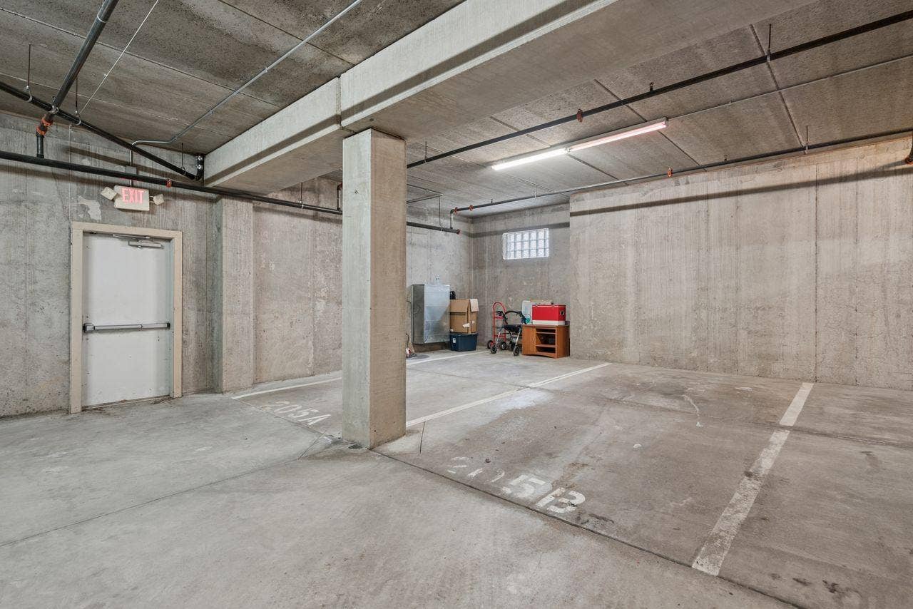 1244 County Road D E, #205, Maplewood, MN 55109 Yes, the building does have an elevator!