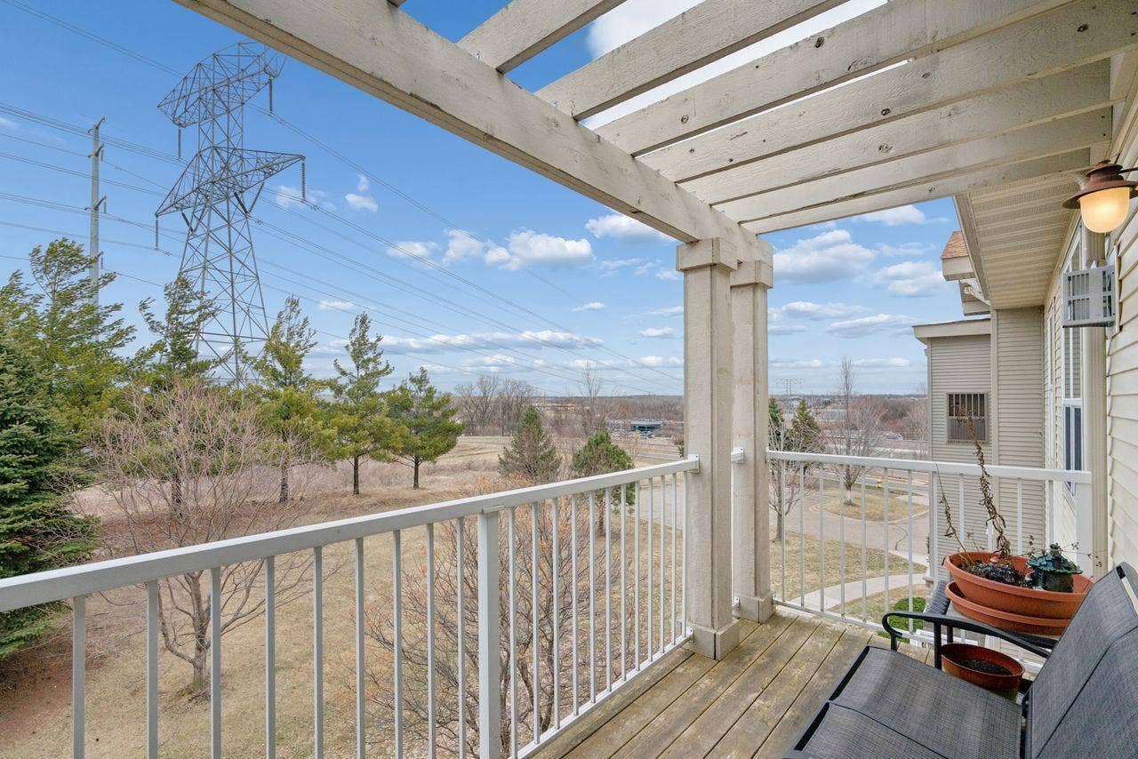 1244 County Road D E, #205, Maplewood, MN 55109 1244 County Road D E, #205, Maplewood, MN 55109