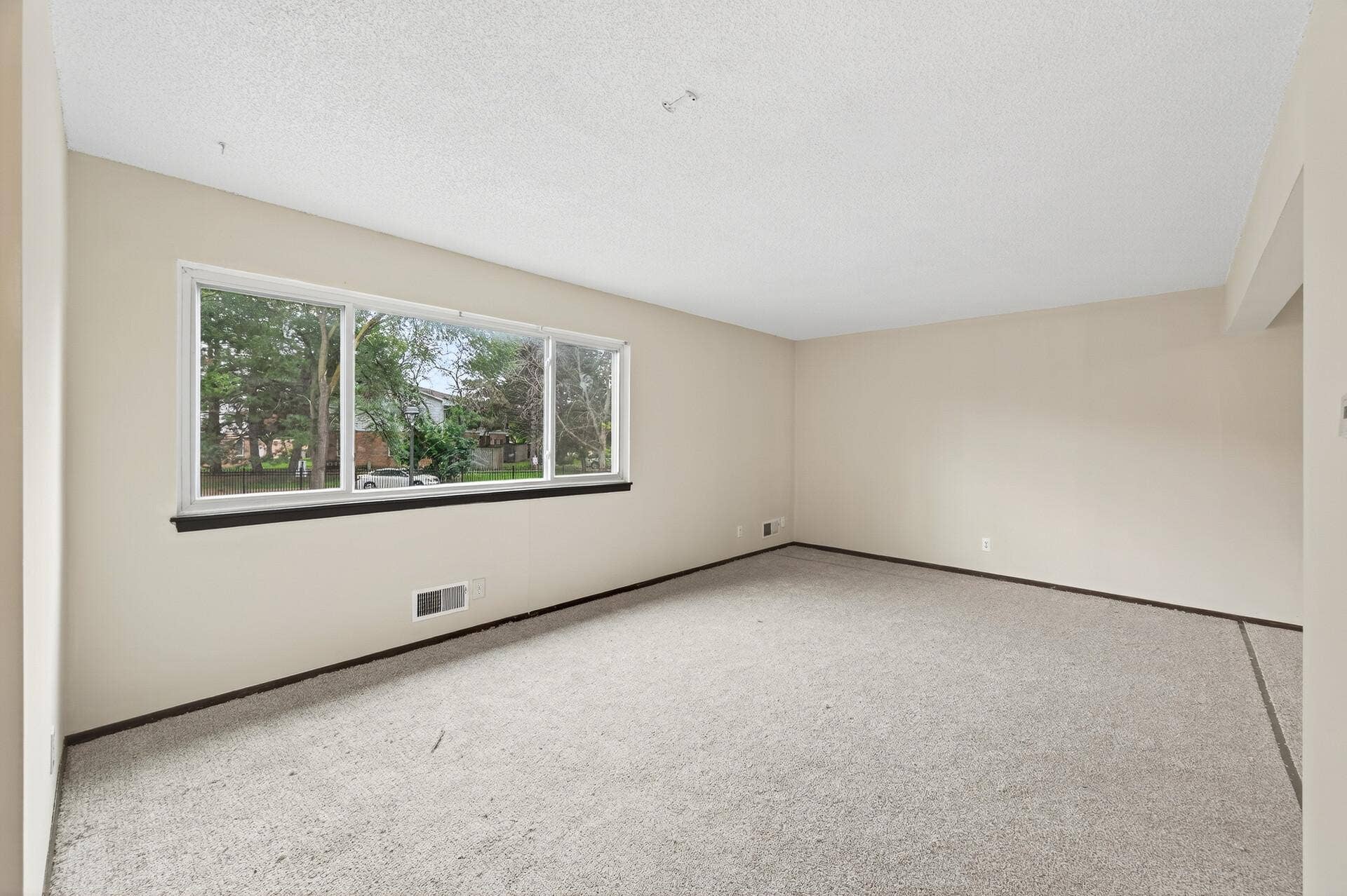 6618 Camden Drive, Brooklyn Center, MN 55430