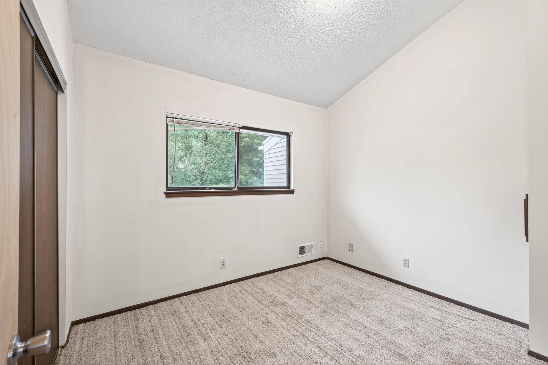 6618 Camden Drive, Brooklyn Center, MN 55430