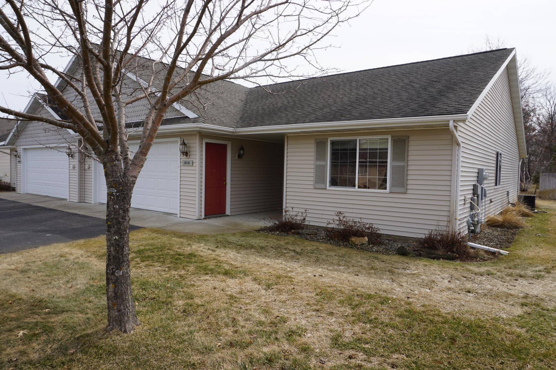 1910 Deep Rock Loop SW, Bemidji, MN 56601 Main with Covered Entry.JPG