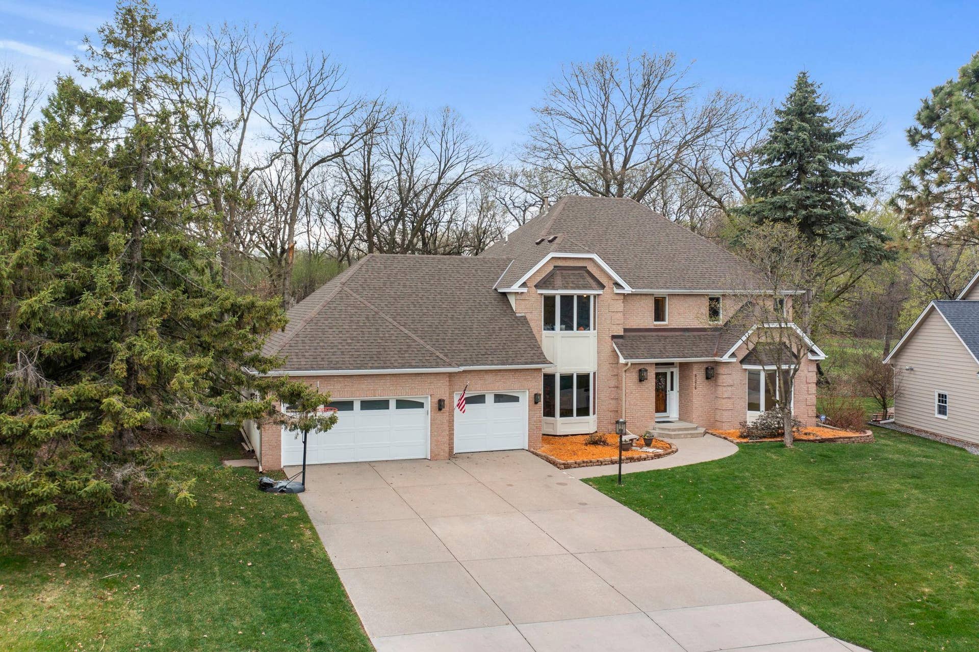 9376 Wedgewood Drive, Woodbury, MN 55125 9376 Wedgewood Drive, Woodbury, MN 55125