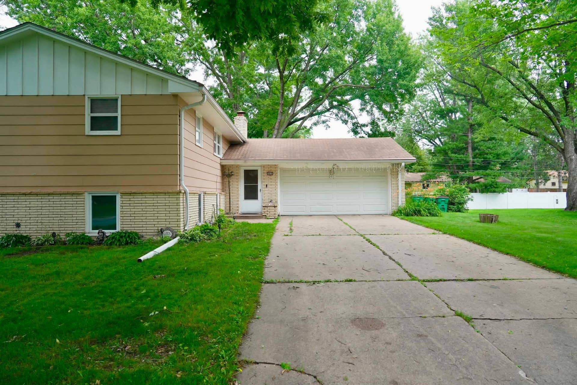 7018 James Avenue N, Brooklyn Center, MN 55430 IMG_2388.jpeg