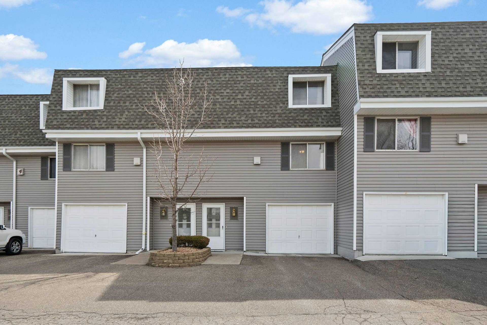 418 Dorland Place, Maplewood, MN 55119 1-web-or-mls-418-dorland-pl.jpg