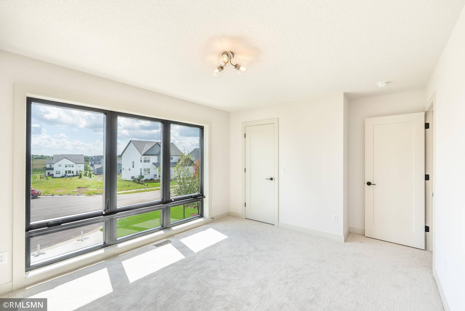 5058 Airlake Draw, Woodbury, MN 55129 DSC02752-Edit.jpg
