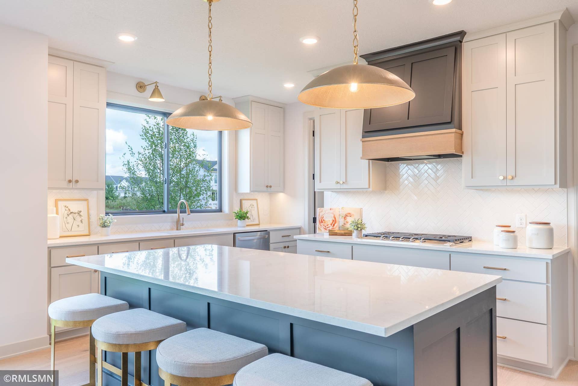 5058 Airlake Draw, Woodbury, MN 55129 DSC02577-Edit.jpg