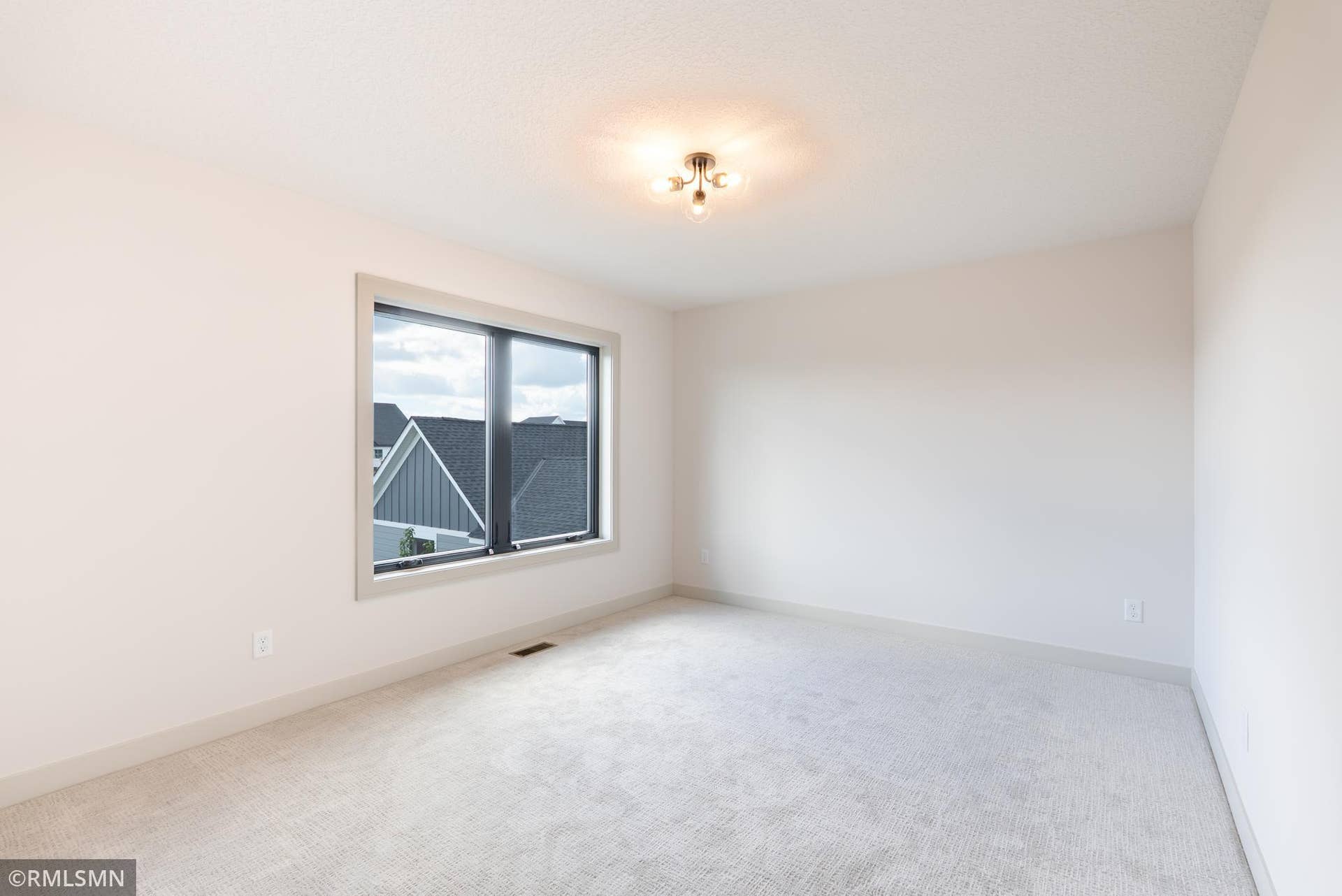 5058 Airlake Draw, Woodbury, MN 55129 DSC02712-Edit.jpg