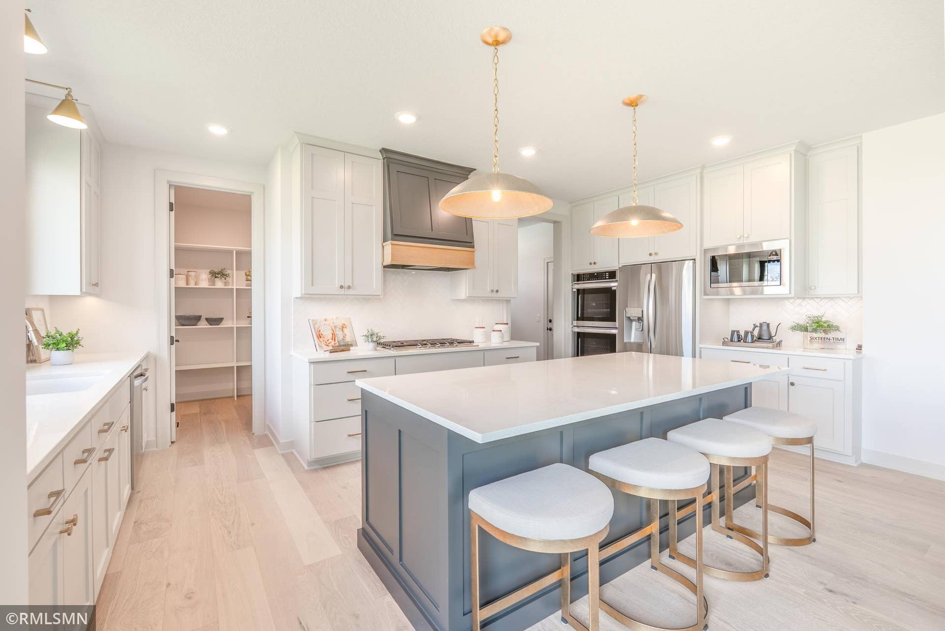 5058 Airlake Draw, Woodbury, MN 55129 DSC02657-Edit.jpg