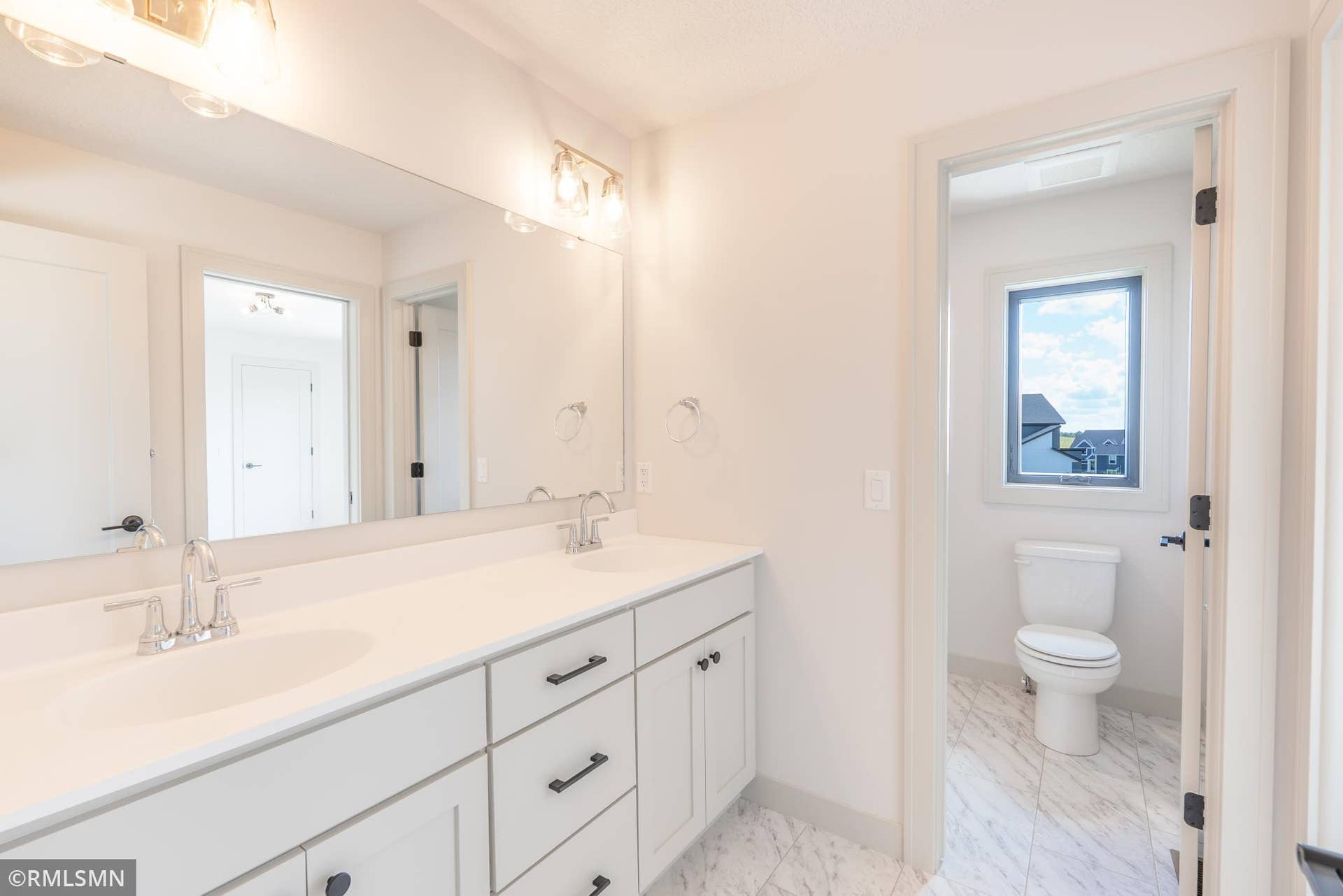 5058 Airlake Draw, Woodbury, MN 55129 DSC02767-Edit.jpg