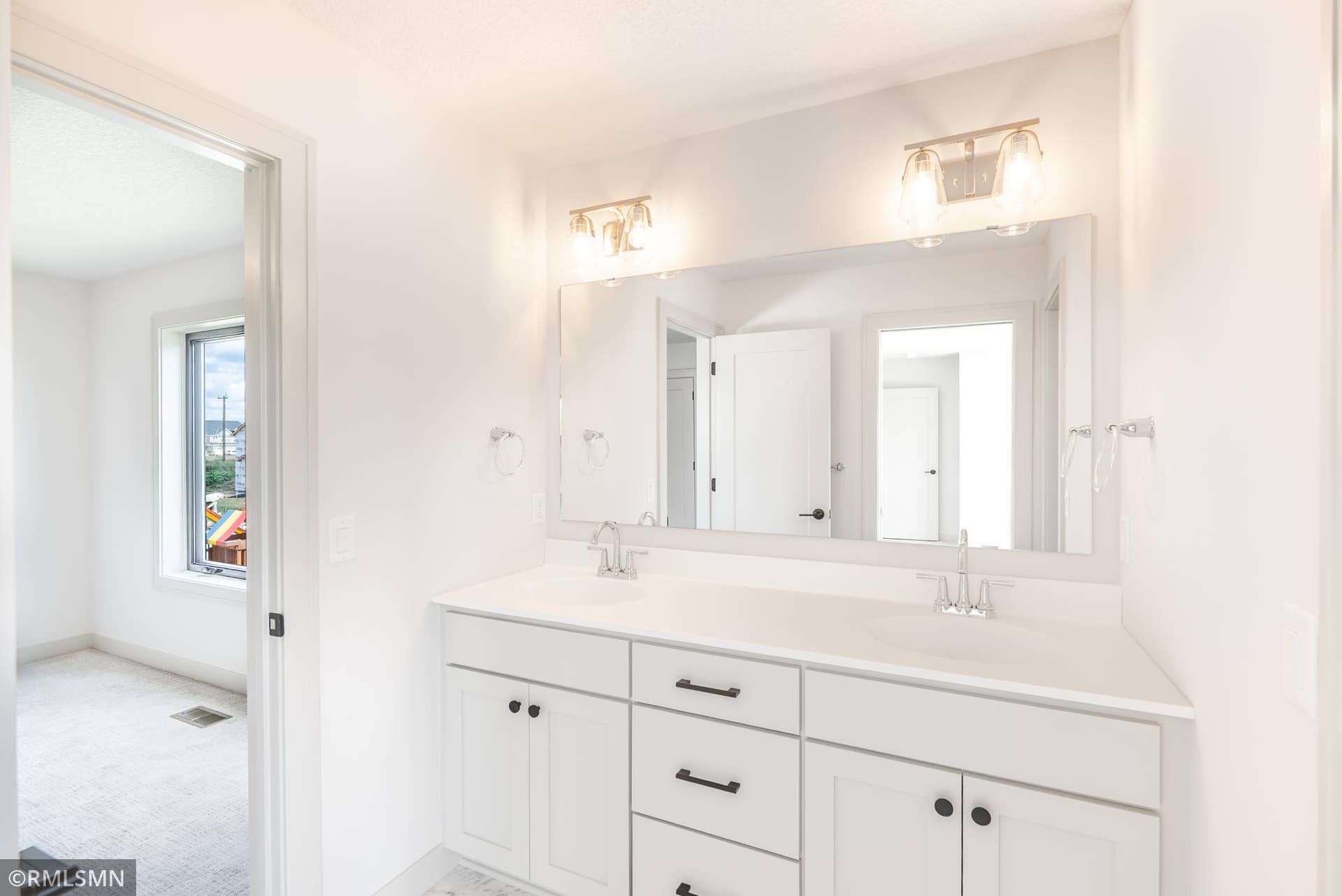 5058 Airlake Draw, Woodbury, MN 55129 DSC02757-Edit.jpg