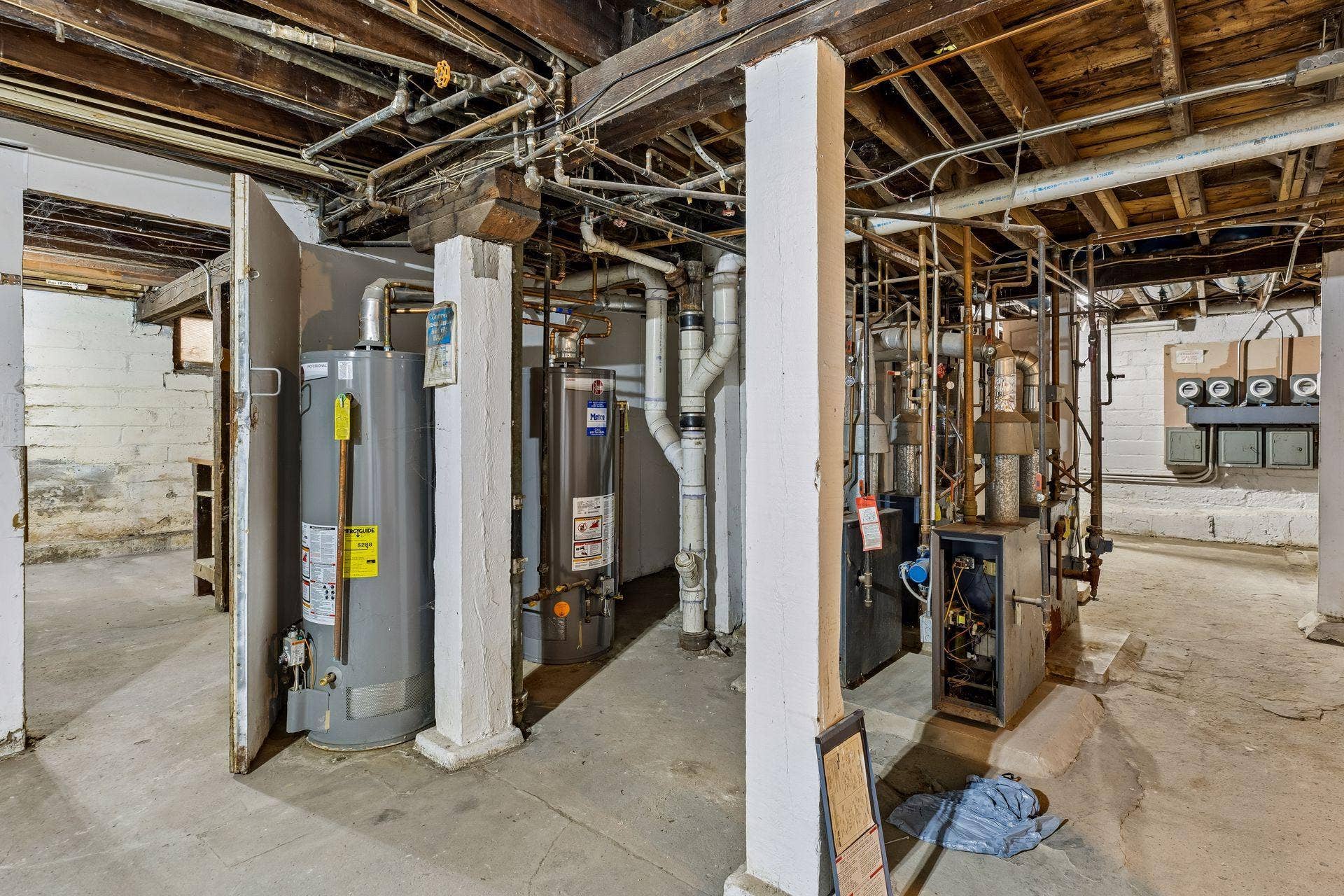 2621 2nd Avenue S, 84, Minneapolis, MN 55408 Separate boilers and hot water heaters each unit