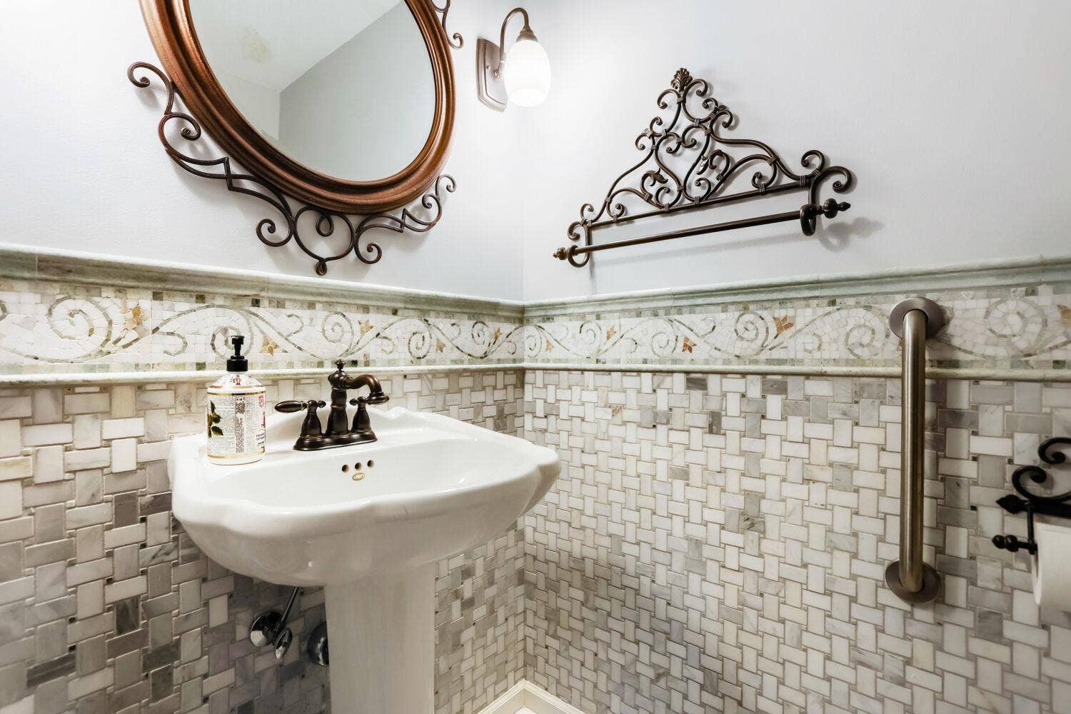 5696 170th Street N, Hugo, MN 55038 5696 170th St N - Web Quality - 022 - 16 Powder Room.jpg