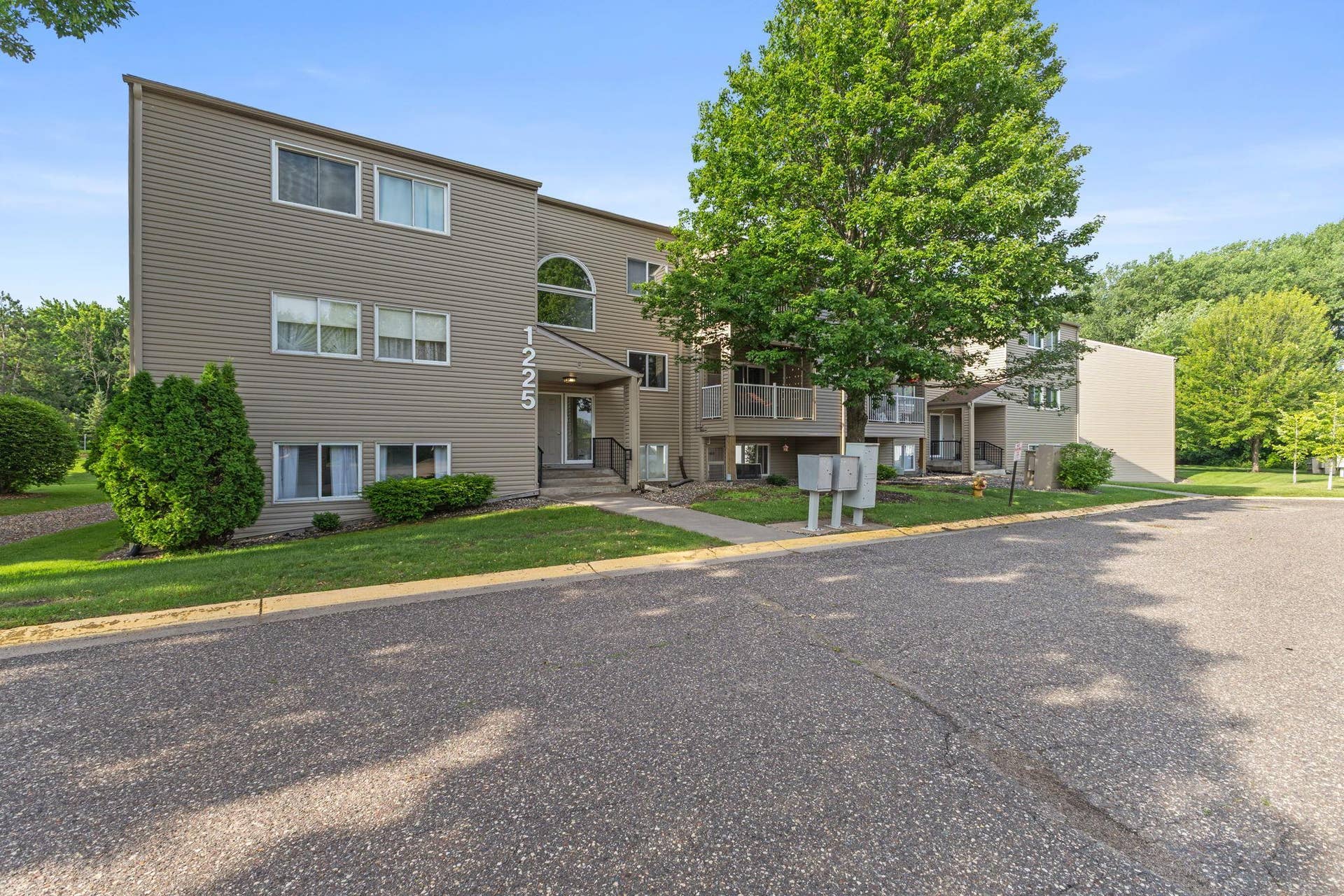 1225 Ferndale Street N, #B9, Maplewood, MN 55119 1225 Ferndale Street N, #B9, Maplewood, MN 55119