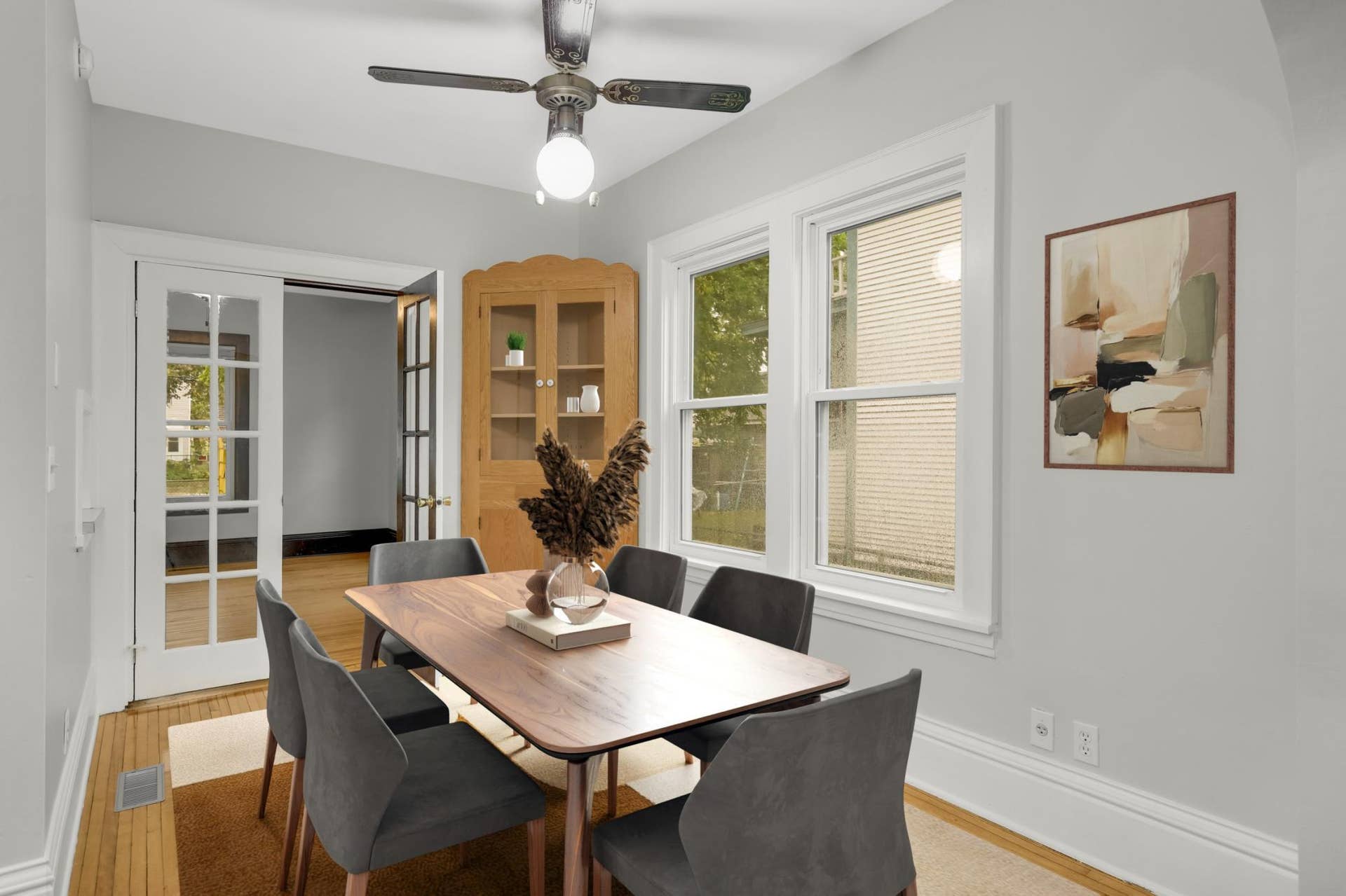 3723 1st Avenue S, 40, Minneapolis, MN 55409 Virtual Staging