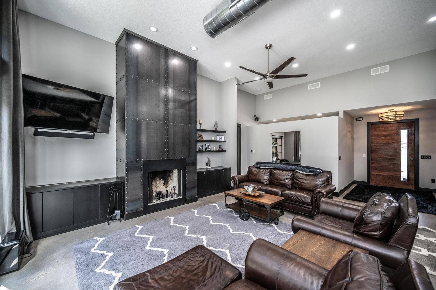 043-097-Living Room-1500x999.jpg