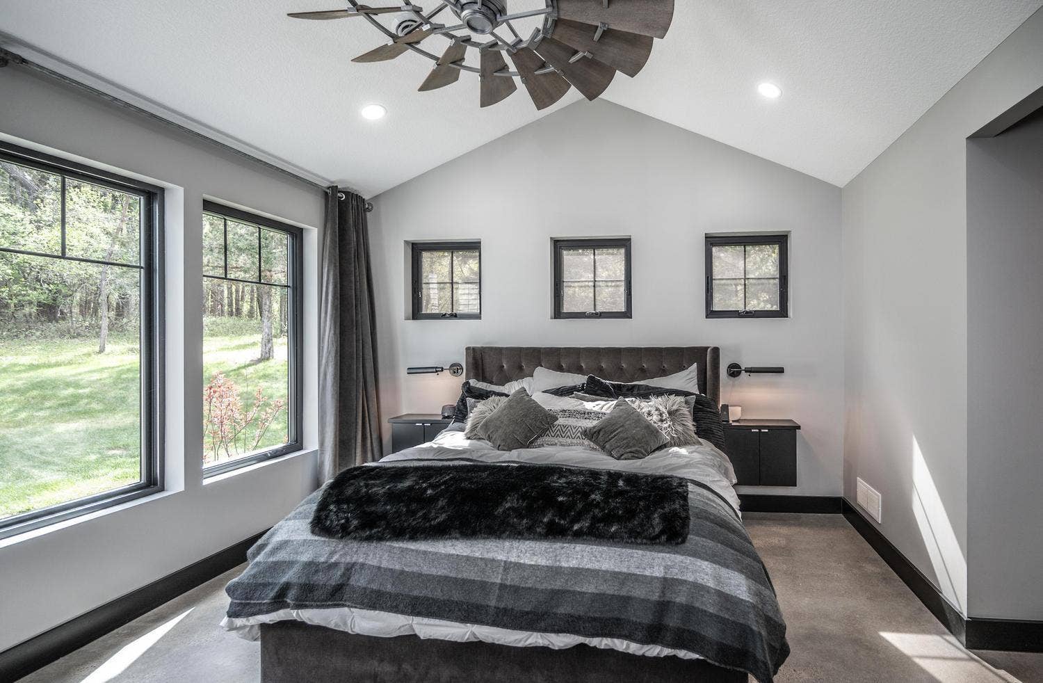 059-160-Primary Bedroom-1500x983.jpg