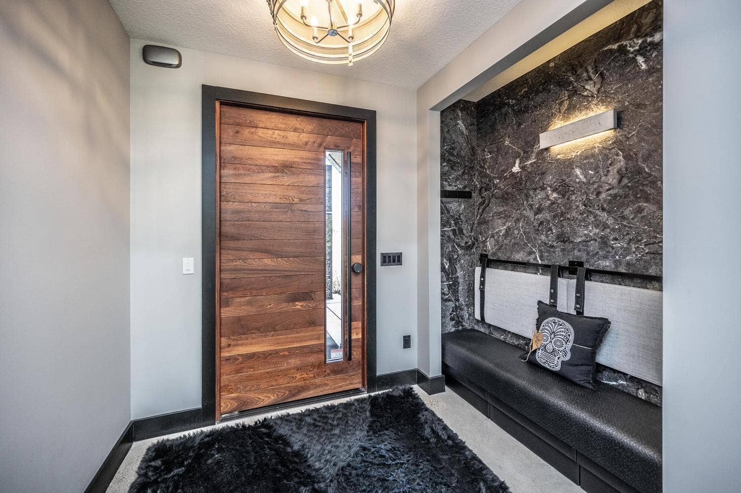040-112-Entryway-1500x999.jpg