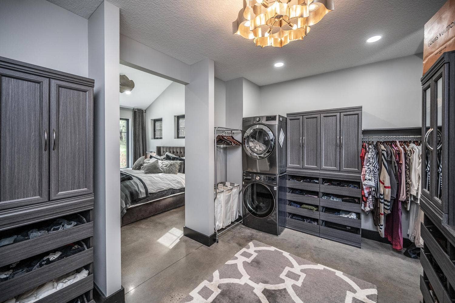 063-156-Primary Closet-1500x999.jpg