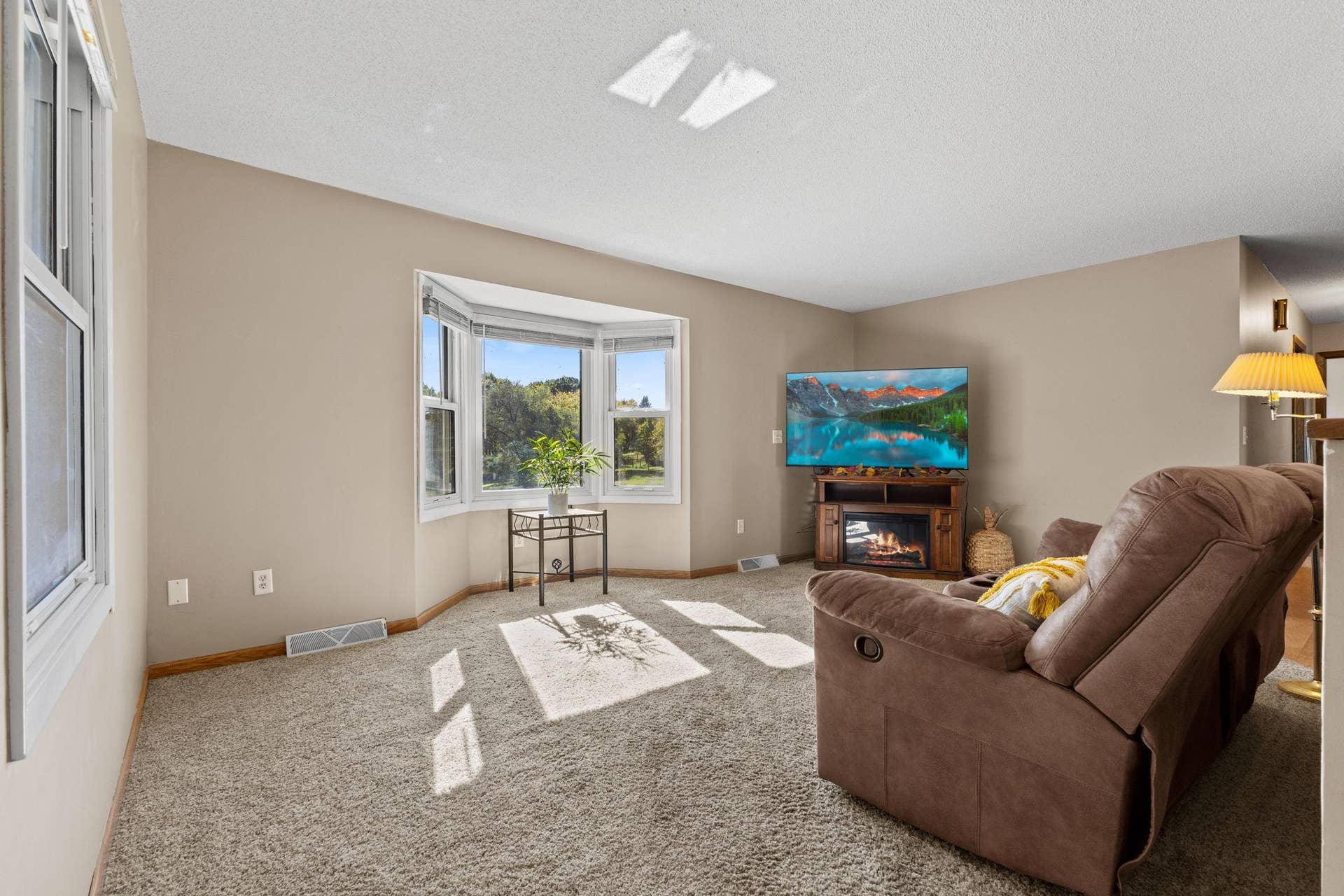61 212th Lane NW, Cedar, MN 55011 Vivid Spaces_61 212th Ln NW_013.jpg