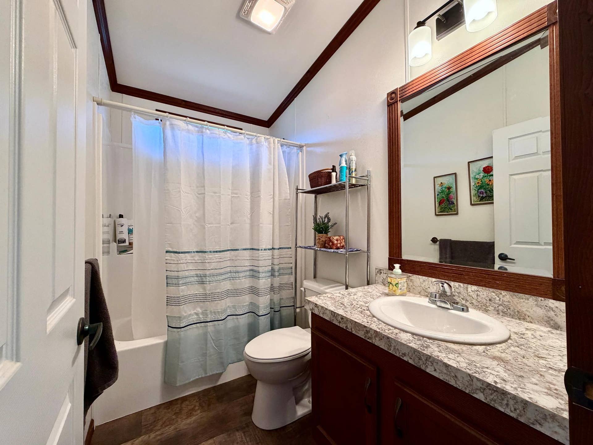 1707 Crosby Court SE, #21, Bemidji, MN 56601 Bathroom.jpeg