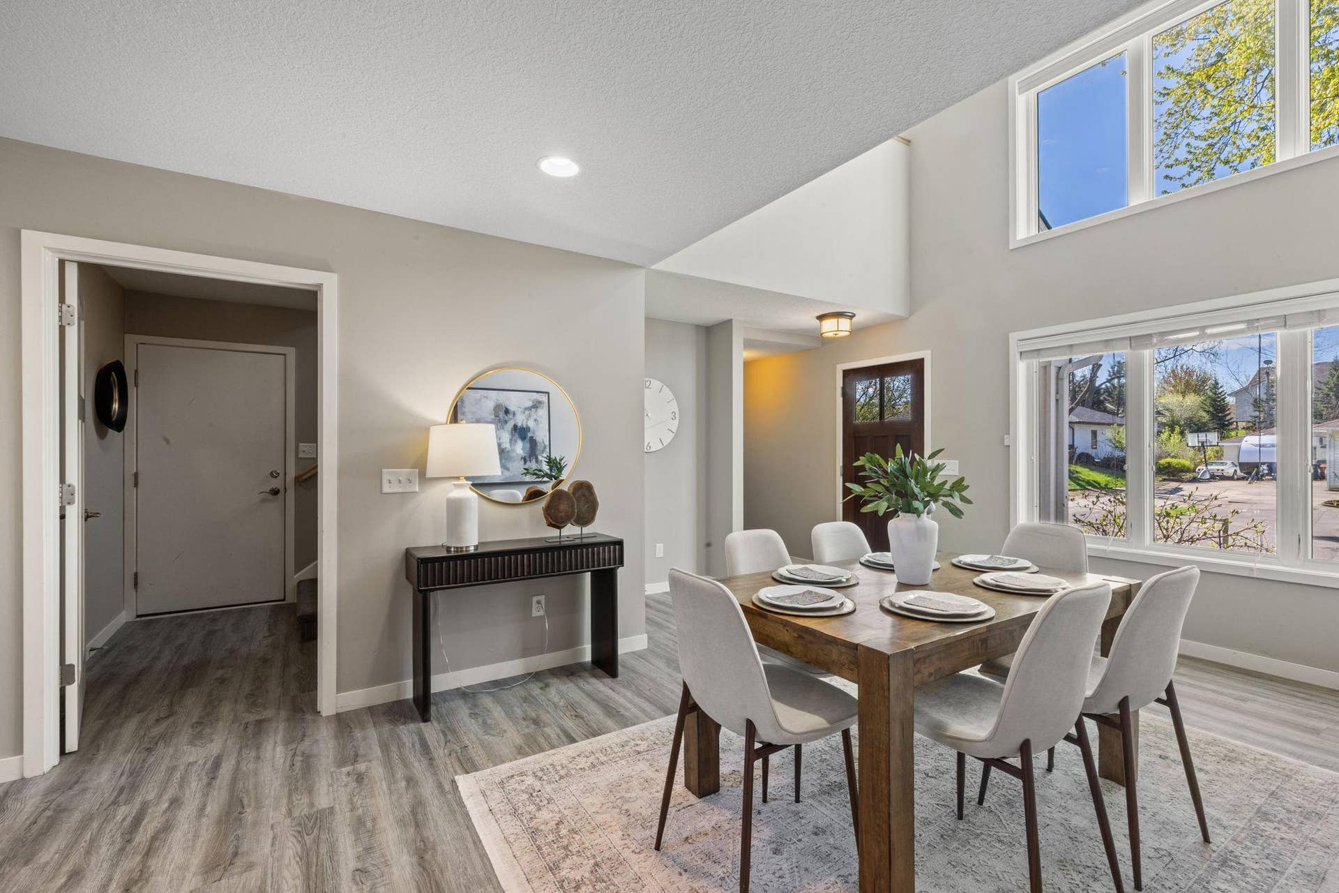319 Bellwood Avenue, Maplewood, MN 55117 Seamlessly connects to the informal dining area.