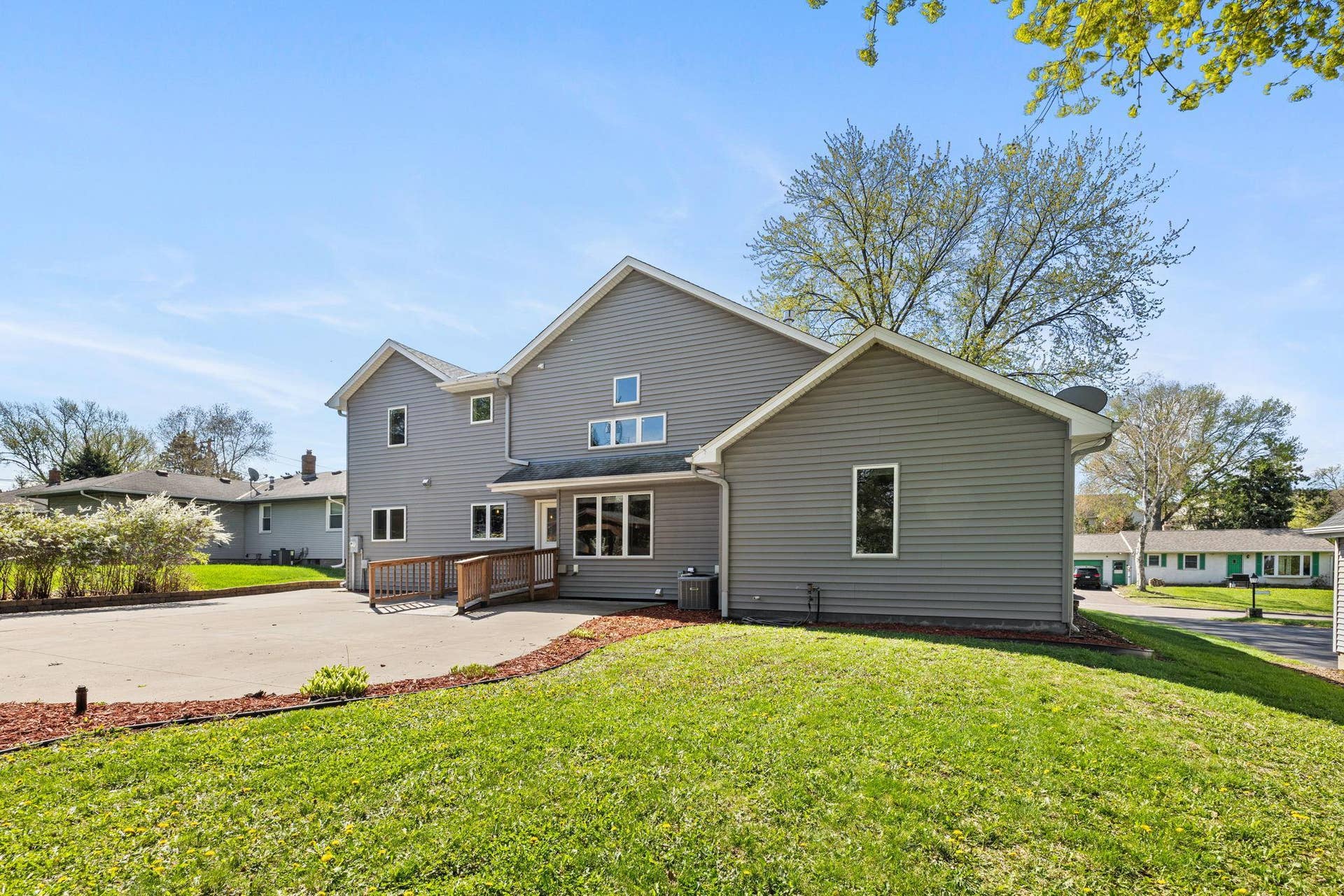319 Bellwood Avenue, Maplewood, MN 55117 Outdoor living is equally impressive.