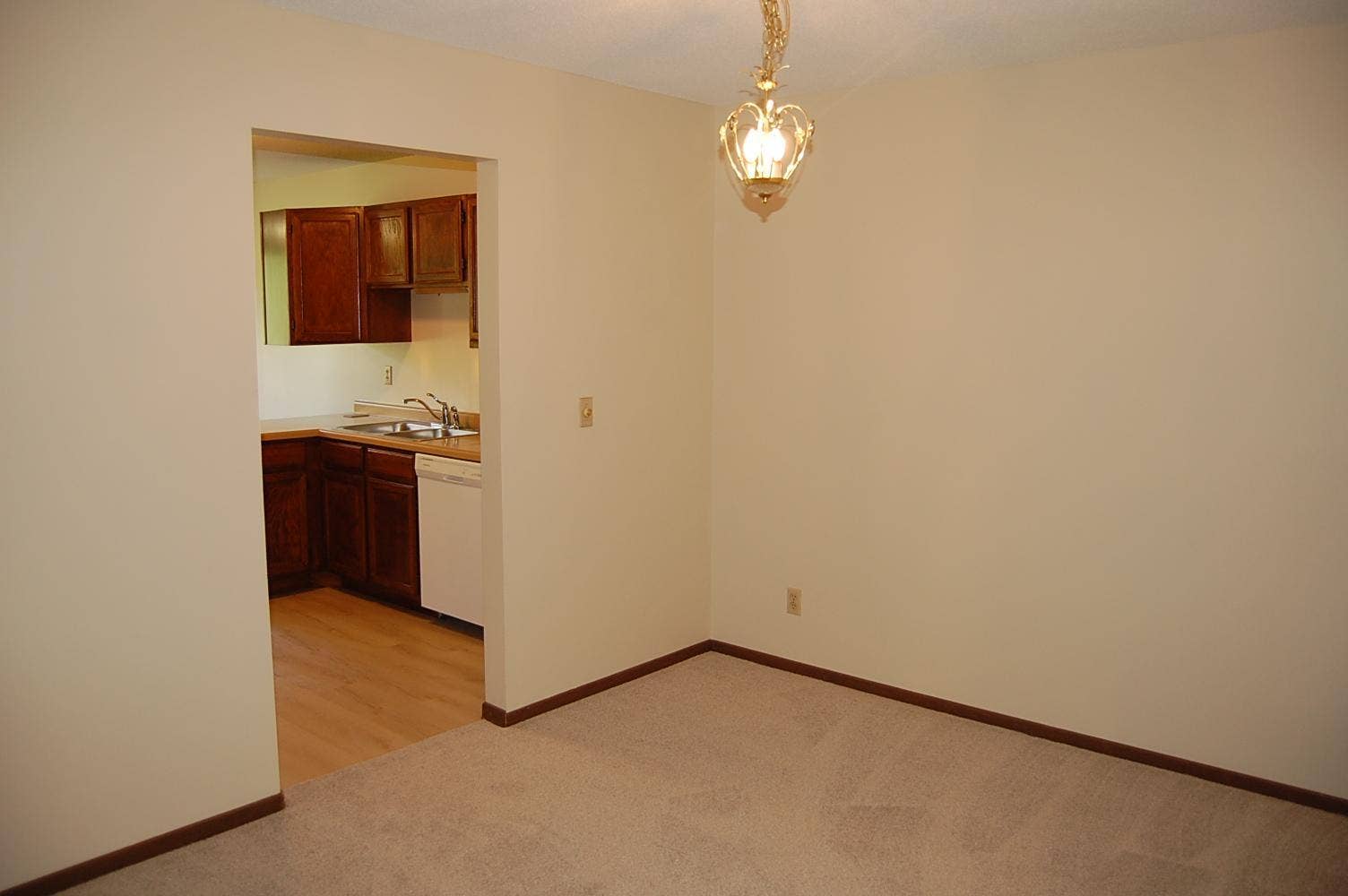 5201 Balmoral Lane, Bloomington, MN 55437 5201 Balmoral Lane, Bloomington, MN 55437